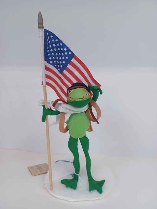 10" Aviator Frog with Flag 993791 Annalee