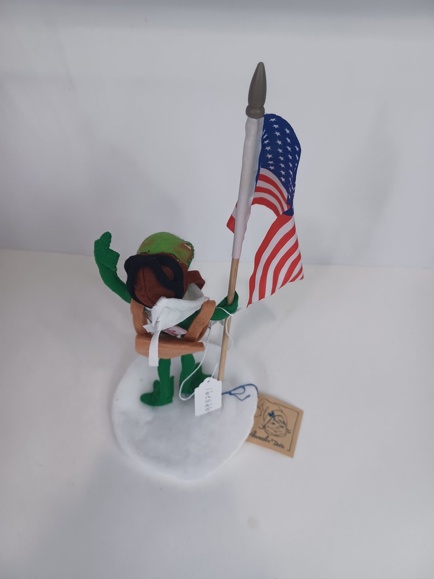 10" Aviator Frog with Flag b 993791 Annalee