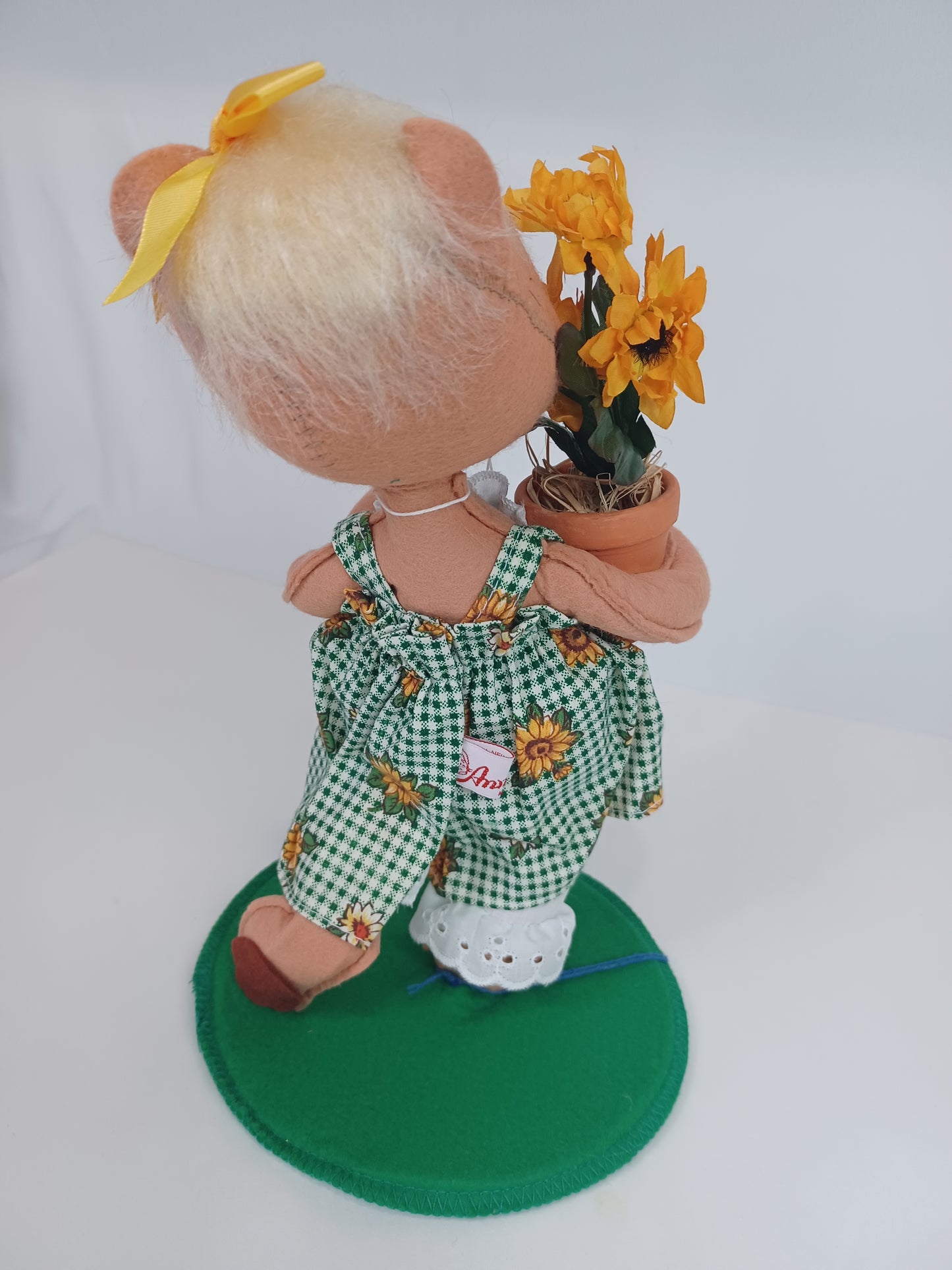 10" Country Girl Bear with Flower Pot 094296 Annalee