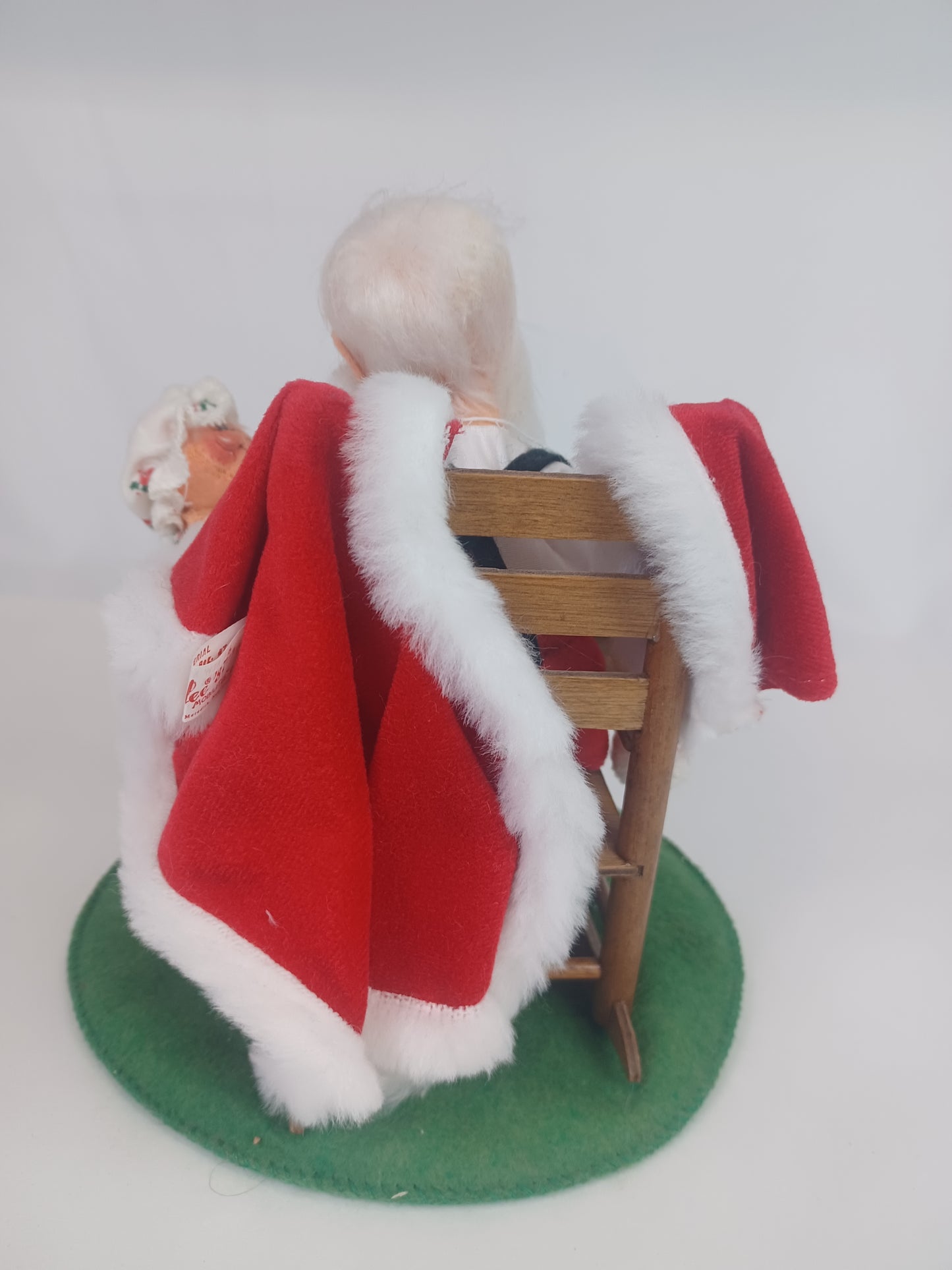 10" Santa in Rocking Chair and Child 540087 Annalee