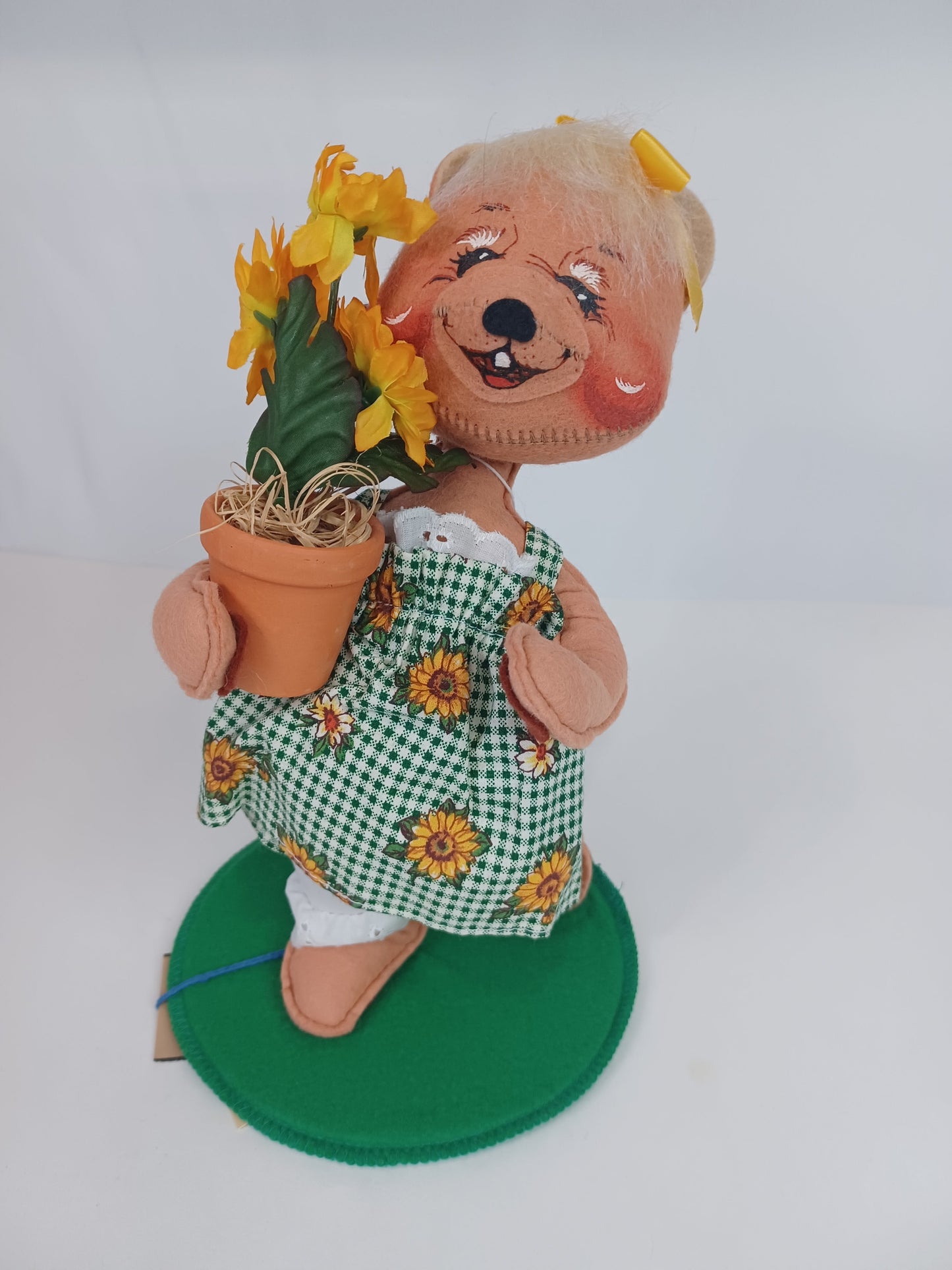 10" Country Girl Bear with Flower Pot 094296 Annalee