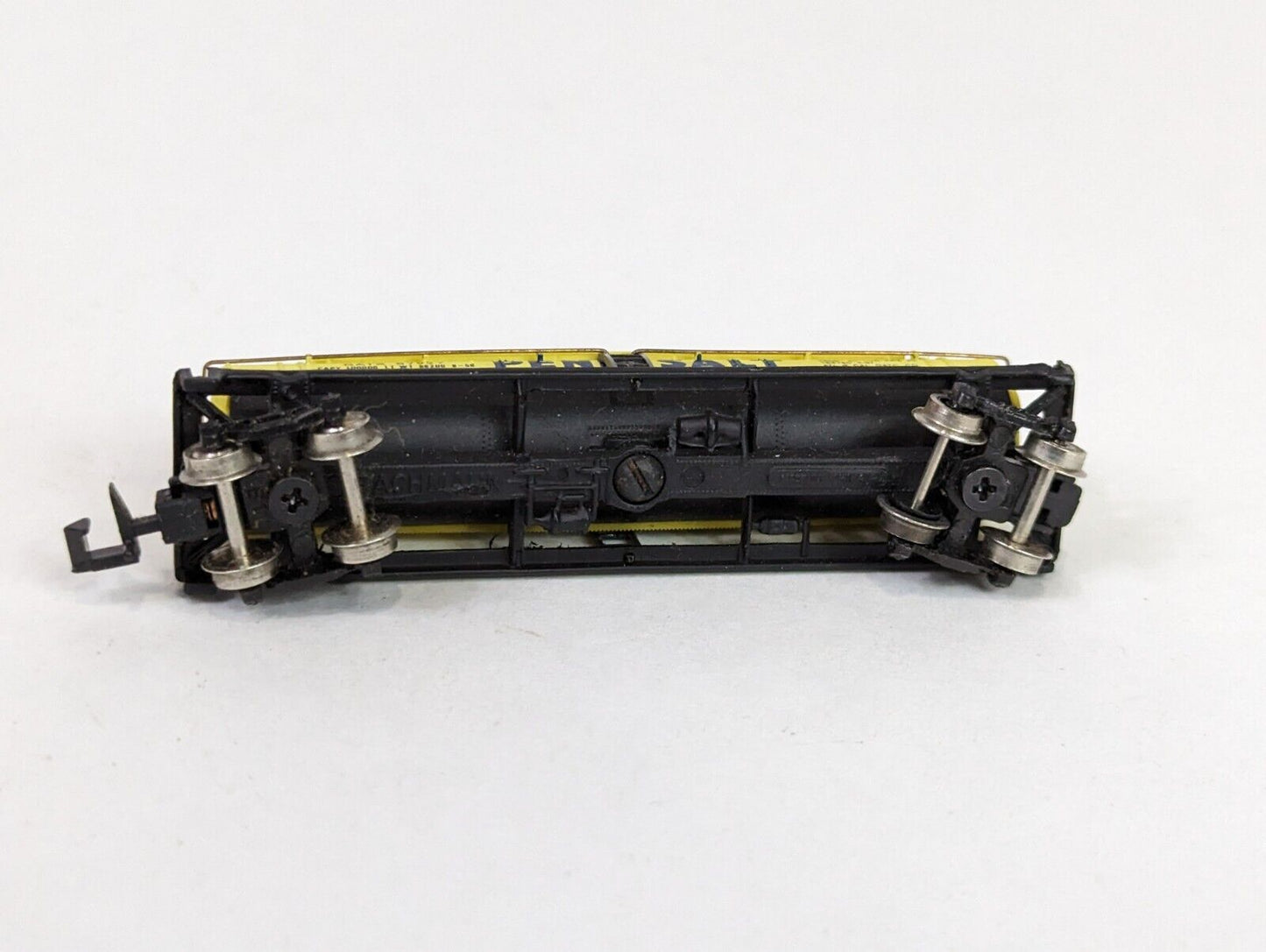 Bachmann Penn Salt GATX 67927 Three-Dome Tank Car Yellow Tanker N-Scale