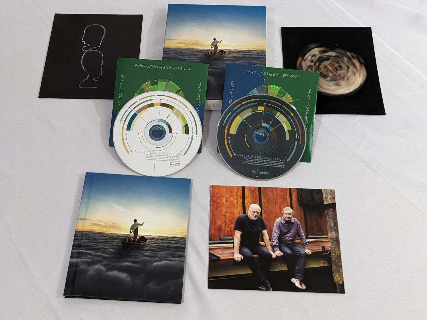 Pink Floyd The Endless River CD + Blu-Ray DVD 2-Disc Set w/ Postcard & Booklet