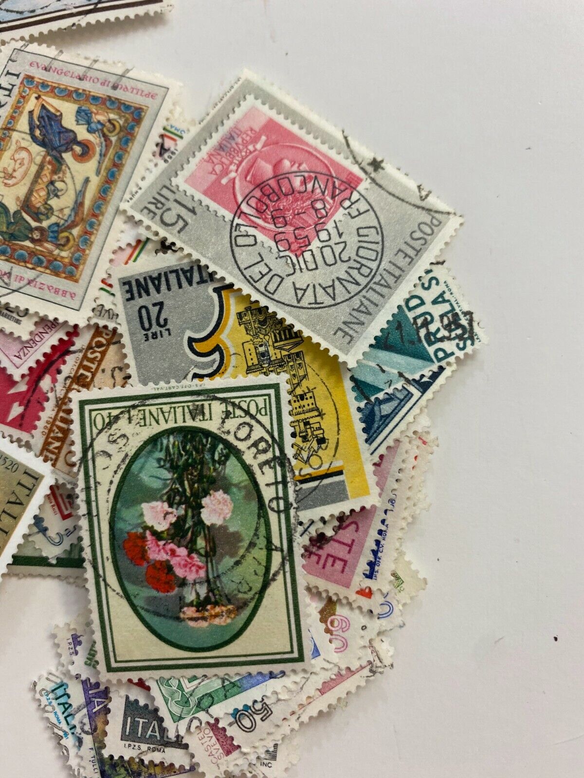 Huge Lot Italy Europe Collectible Postage Stamps