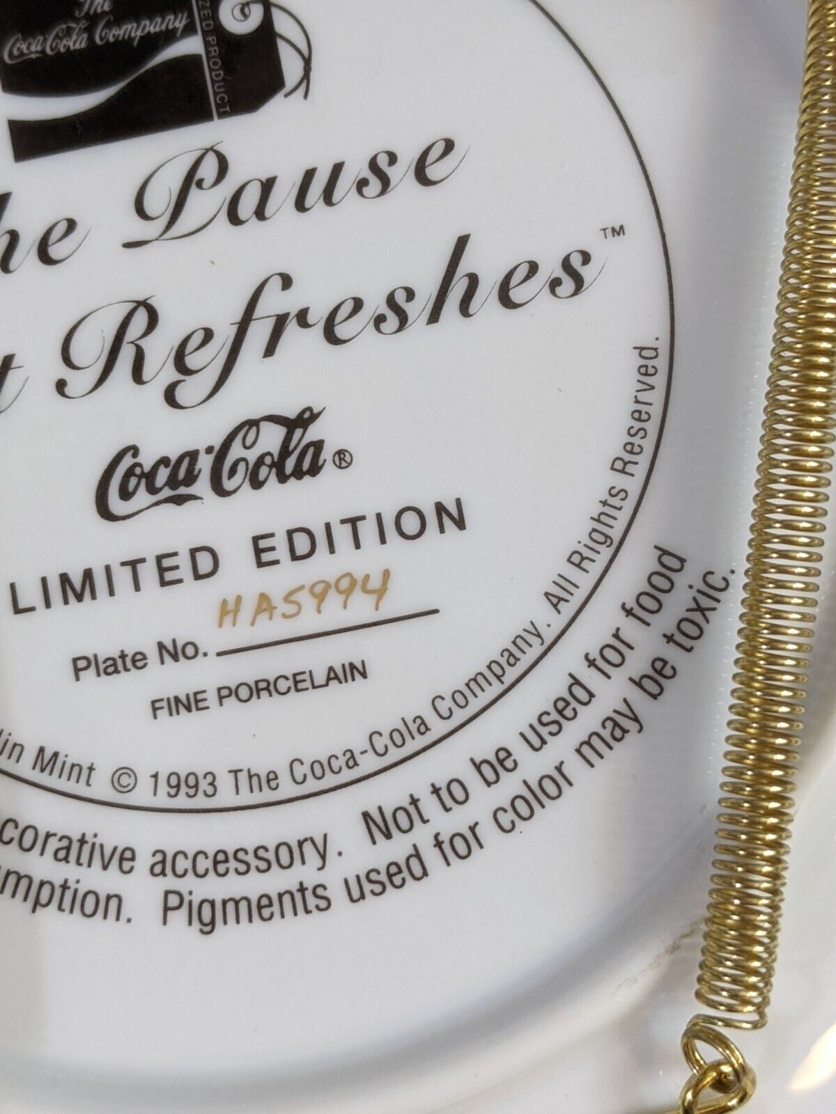 Coca-Cola Limited Edition Decorative Plate "The Pause that Refreshes" #HA5994