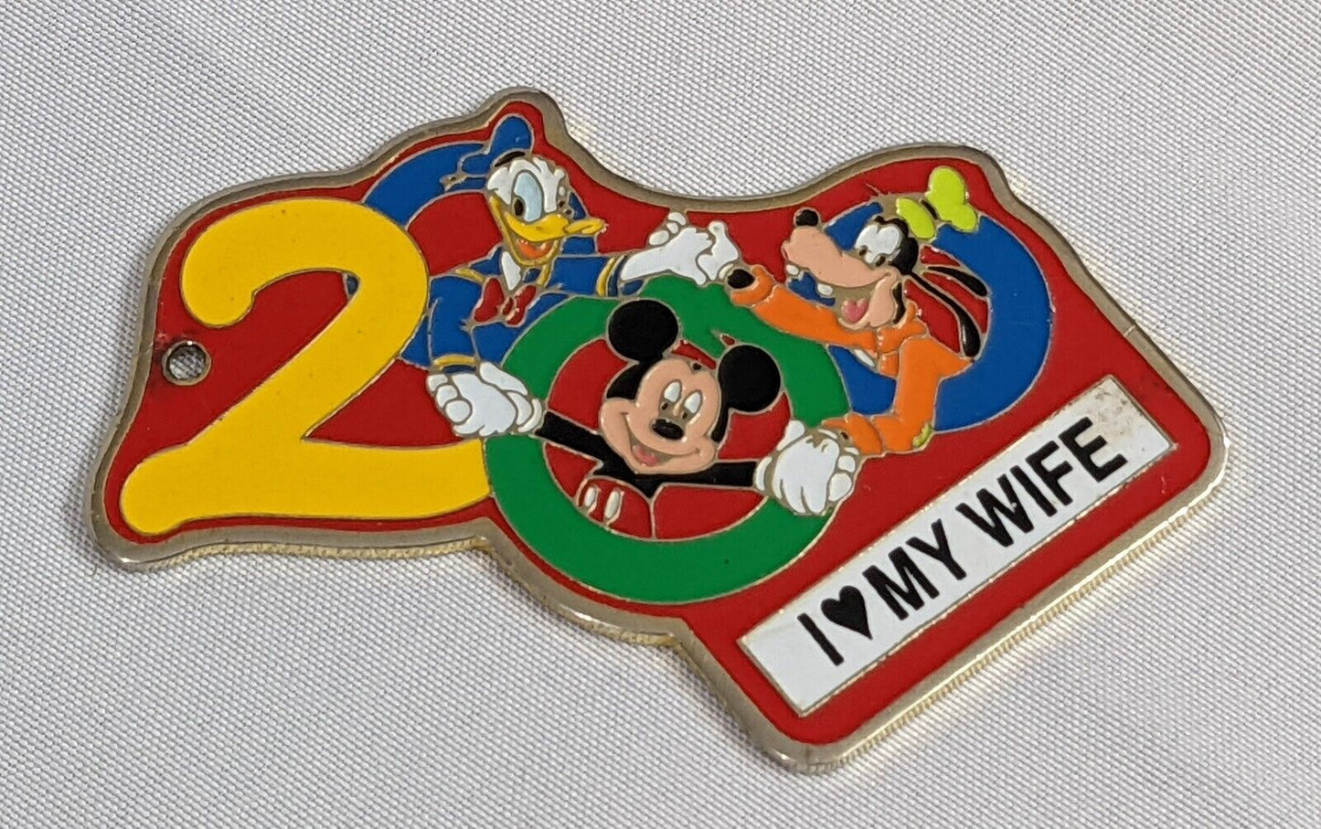 Walt Disney World Mickey Mouse & Friends Key Chain Tag 2000 I Love My Wife