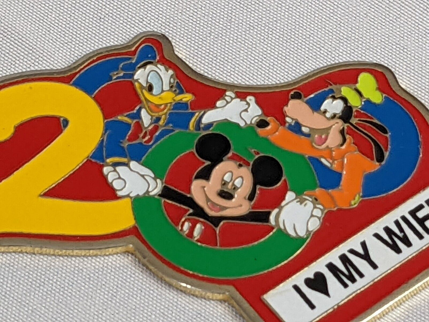 Walt Disney World Mickey Mouse & Friends Key Chain Tag 2000 I Love My Wife