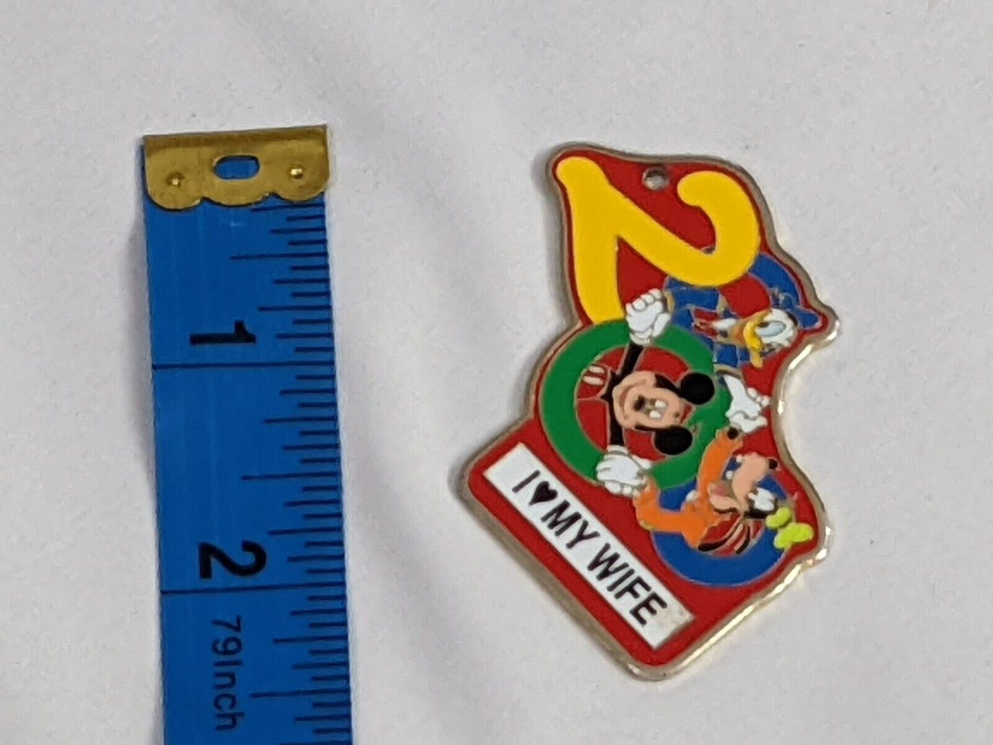 Walt Disney World Mickey Mouse & Friends Key Chain Tag 2000 I Love My Wife