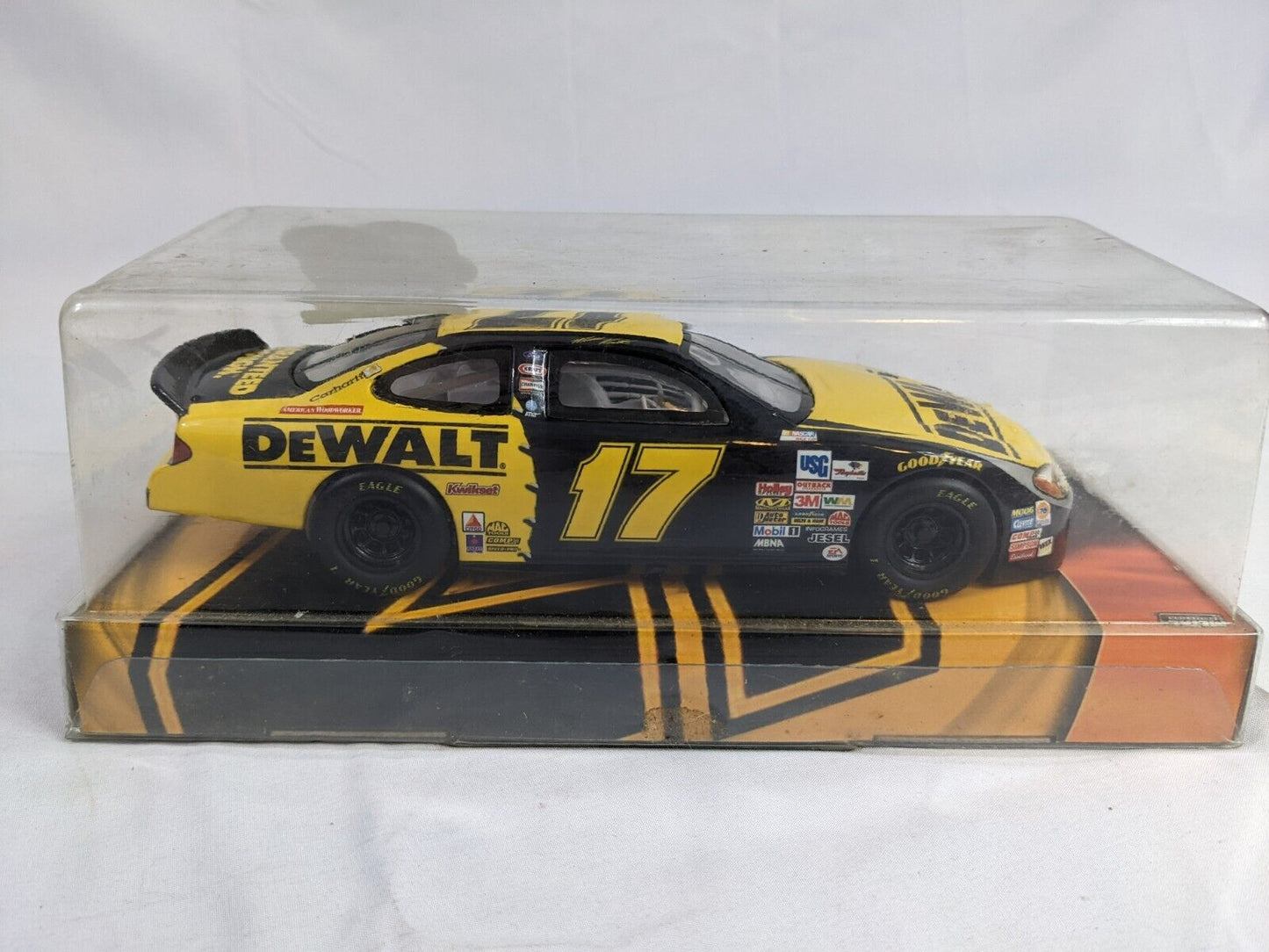 Hot Wheels Racing Nascar Matt Kenseth DeWalt Championship Edition 1:24 Scale