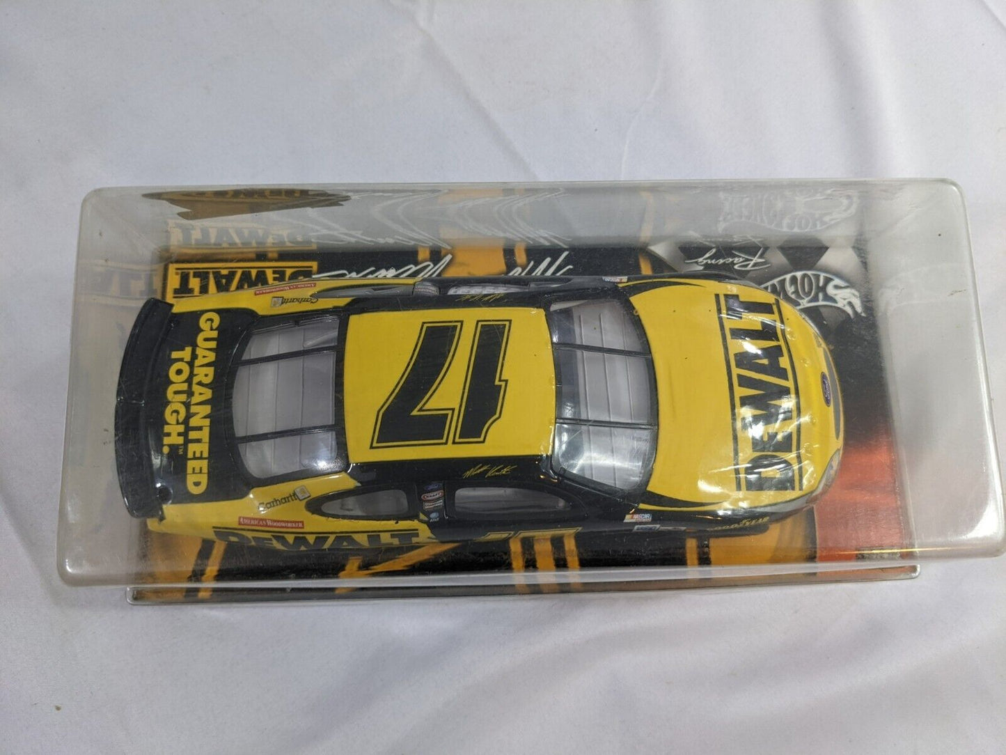 Hot Wheels Racing Nascar Matt Kenseth DeWalt Championship Edition 1:24 Scale