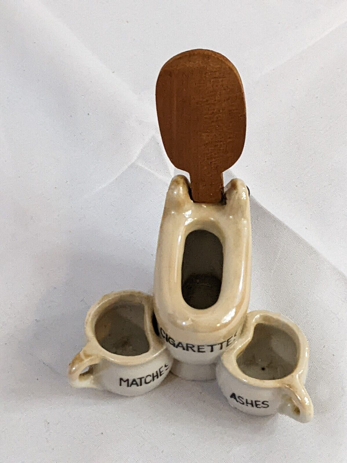 Ceramic Cigarette Ashtray Toilet Bowl Design with Matches and Ashes Bin