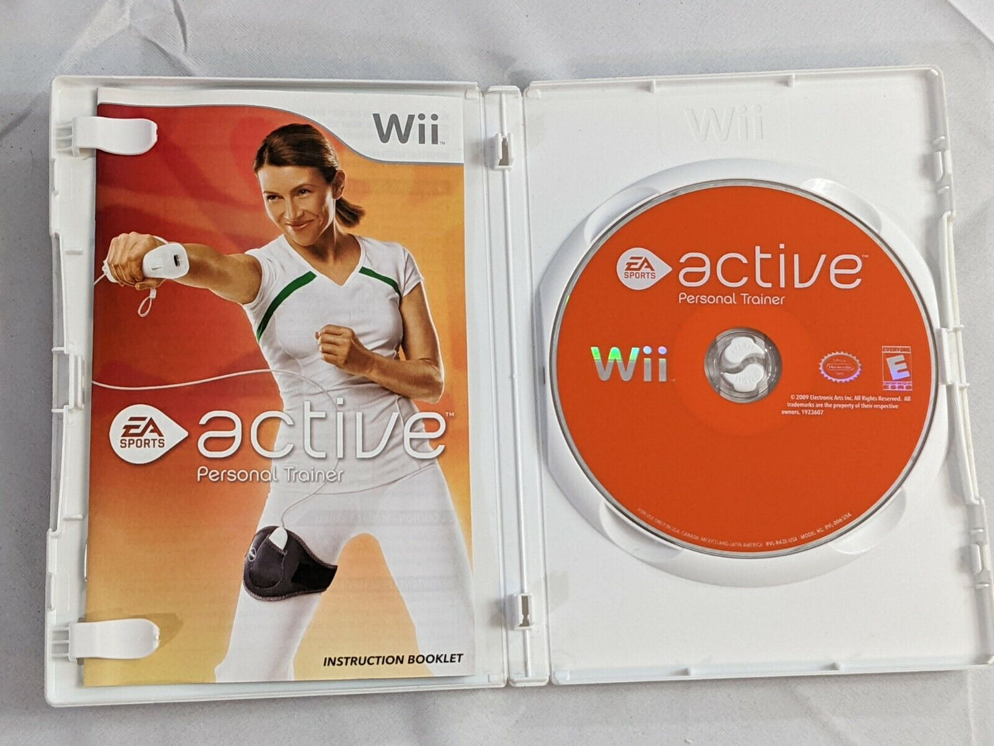 2 Lot Nintendo Wii Video Games EA Sports Active Personal Trainer & More Workouts