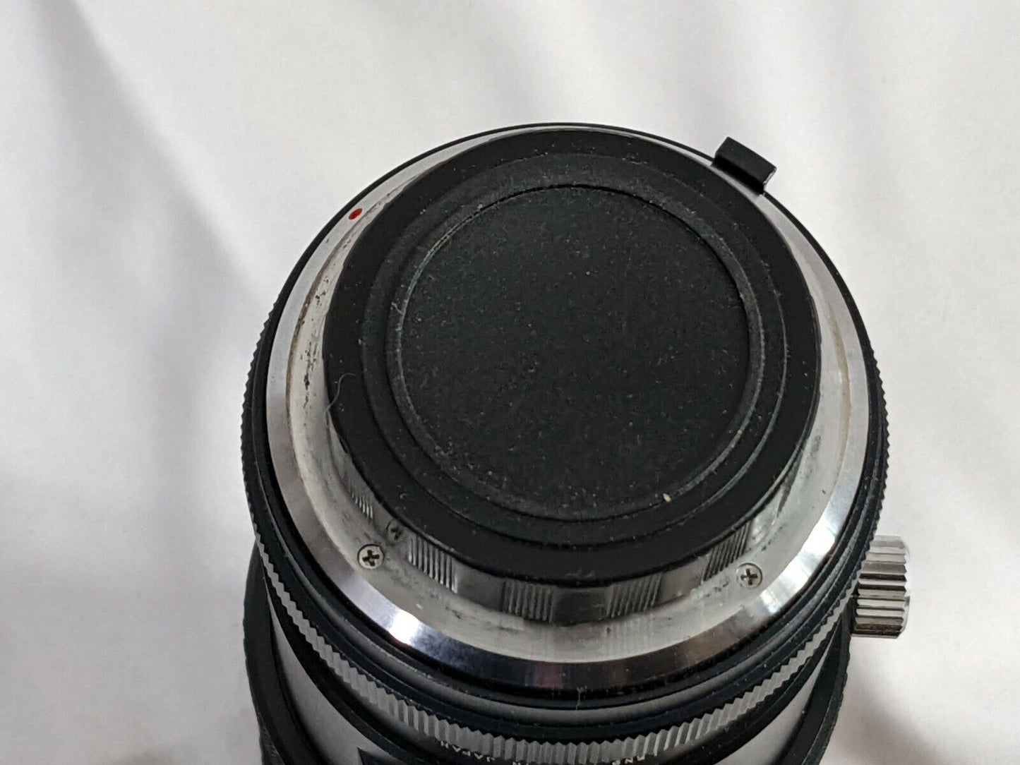 Vivitar 75-260mm 1:4.5 Auto Zoom 67mm No. 37640389 Camera Lens with Storage Case