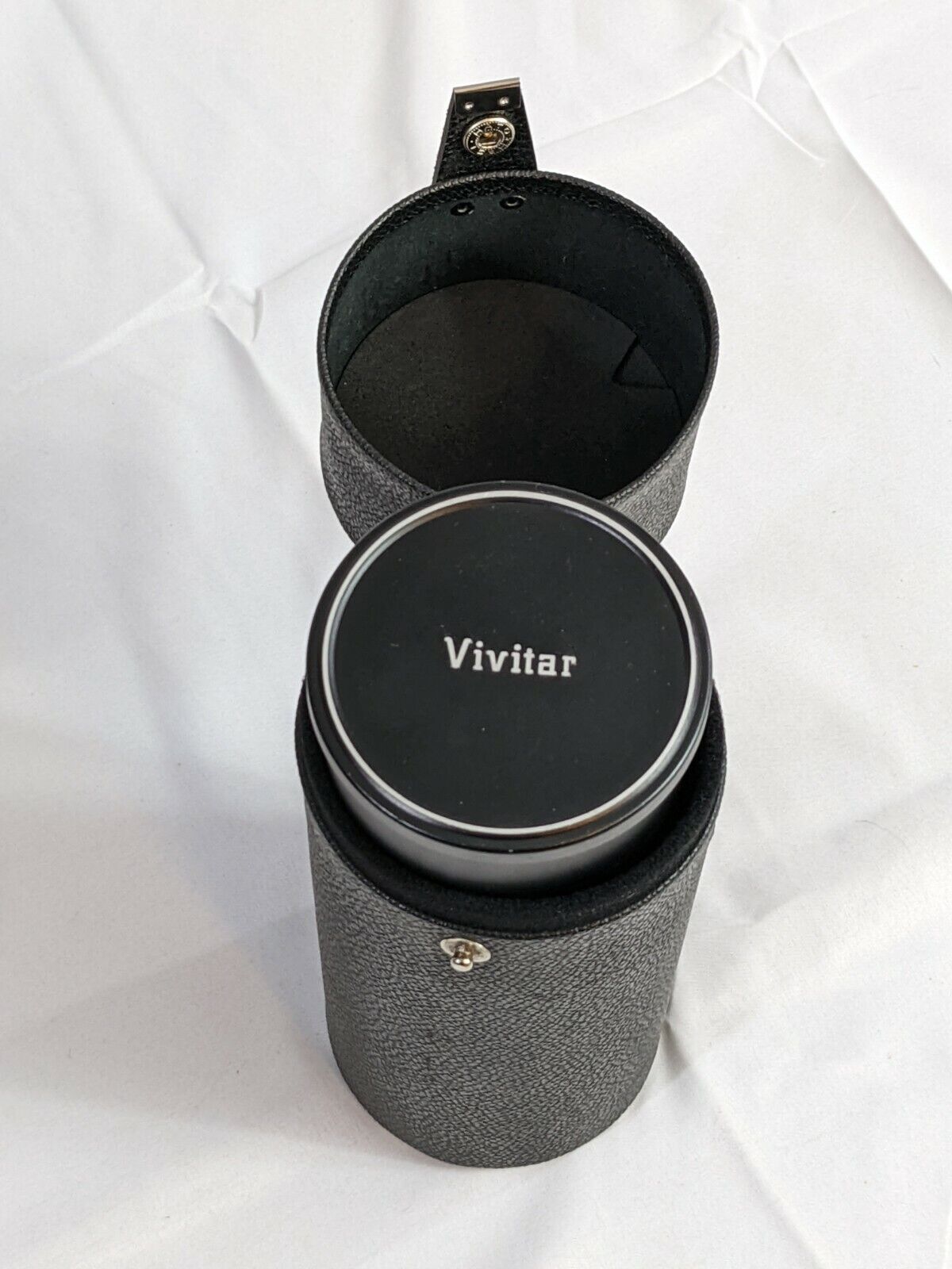 Vivitar 75-260mm 1:4.5 Auto Zoom 67mm No. 37640389 Camera Lens with Storage Case