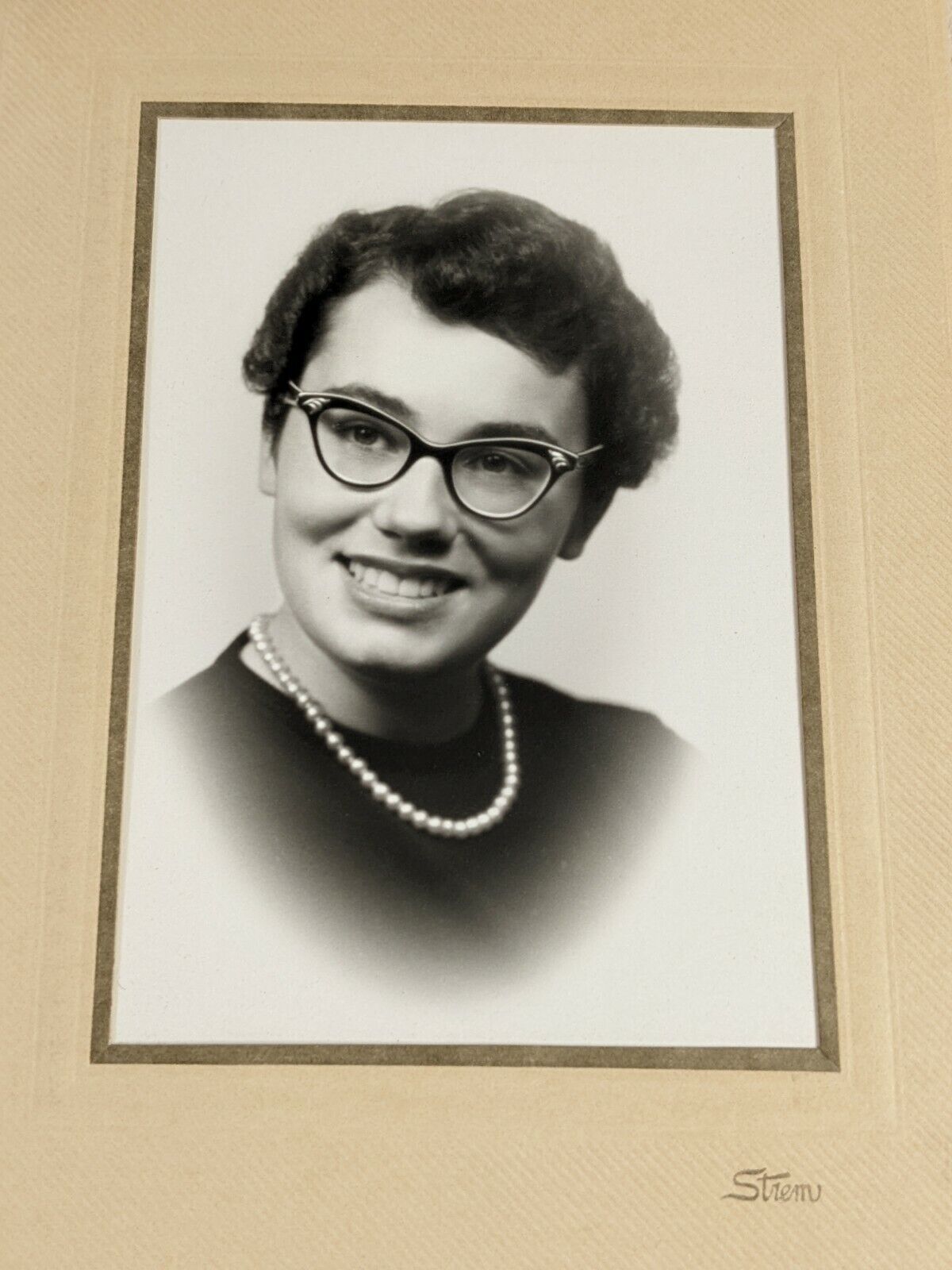 Vintage Women Photo Lady with Glasses Picture Portrait Photography by Strem