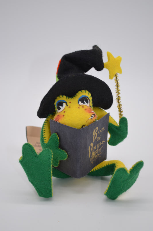 10" Miss Spelled Witch Frog 298599 Annalee