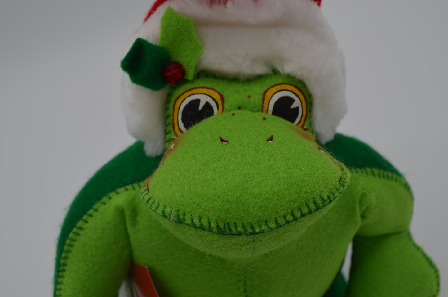 8" Snowflake Frolic Frog a 947408a Annalee