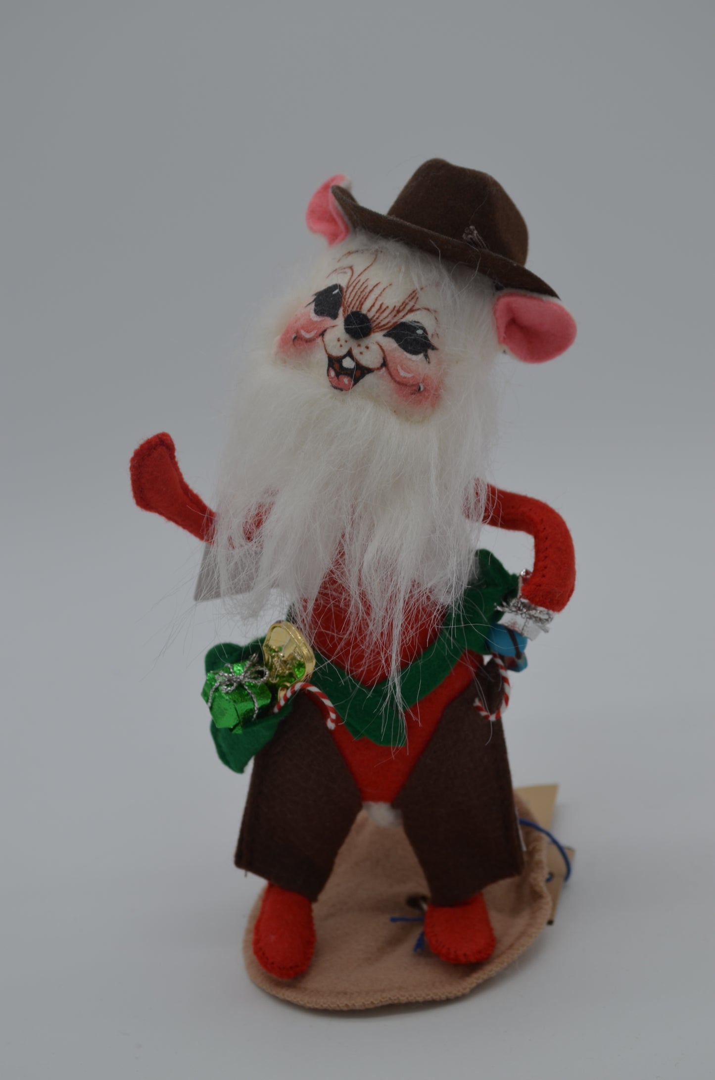 7" Cowboy Santa Mouse 996799 Annalee