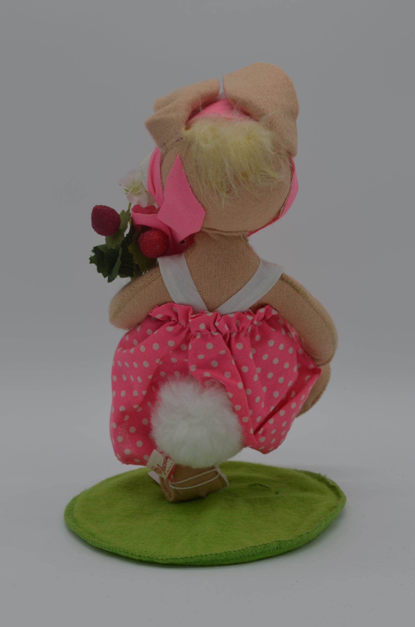 10" Country Girl Bunny with Flowers 065089 Annalee