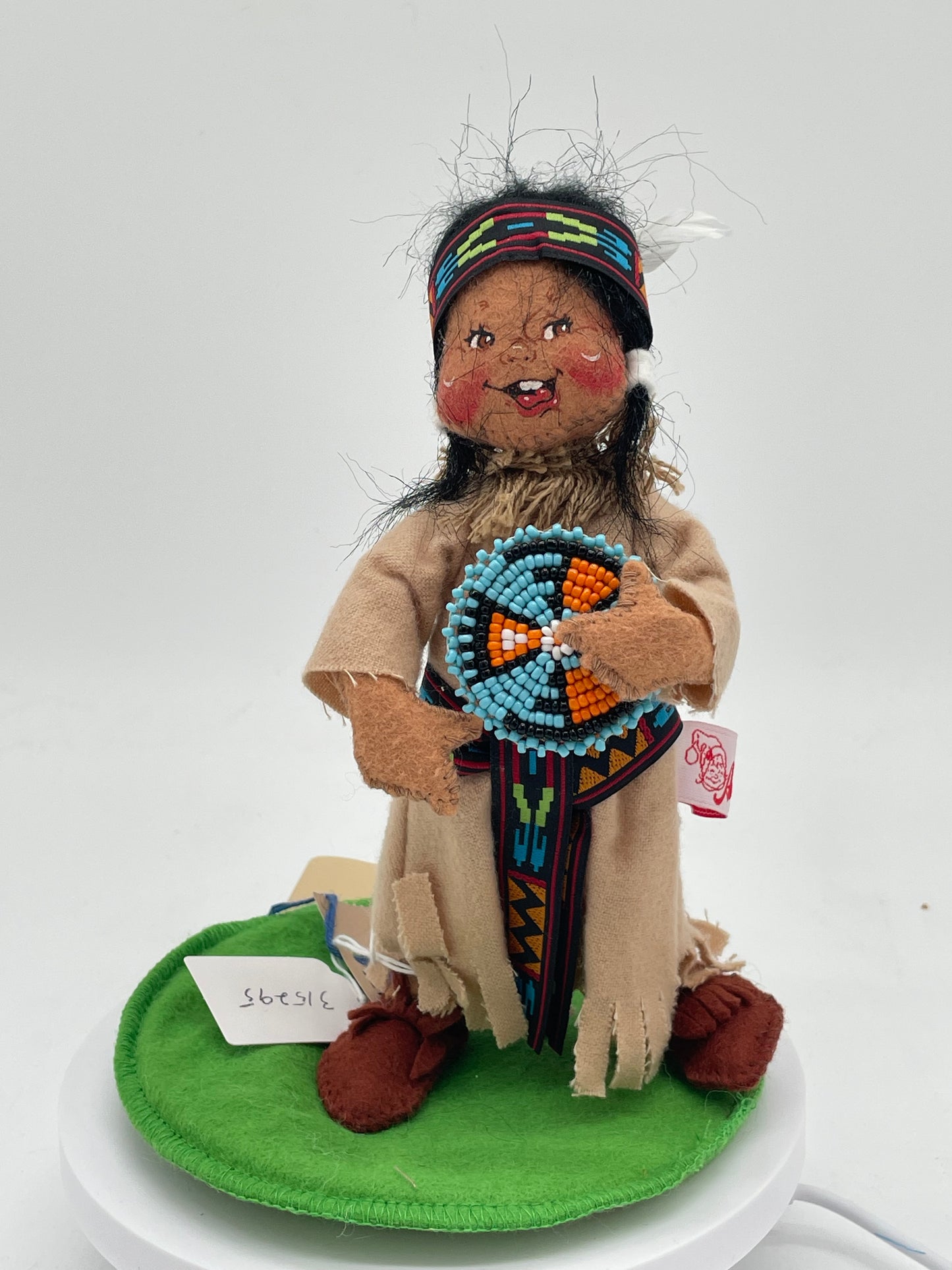 7" Indian Girl Holding Beads 315295 Annalee