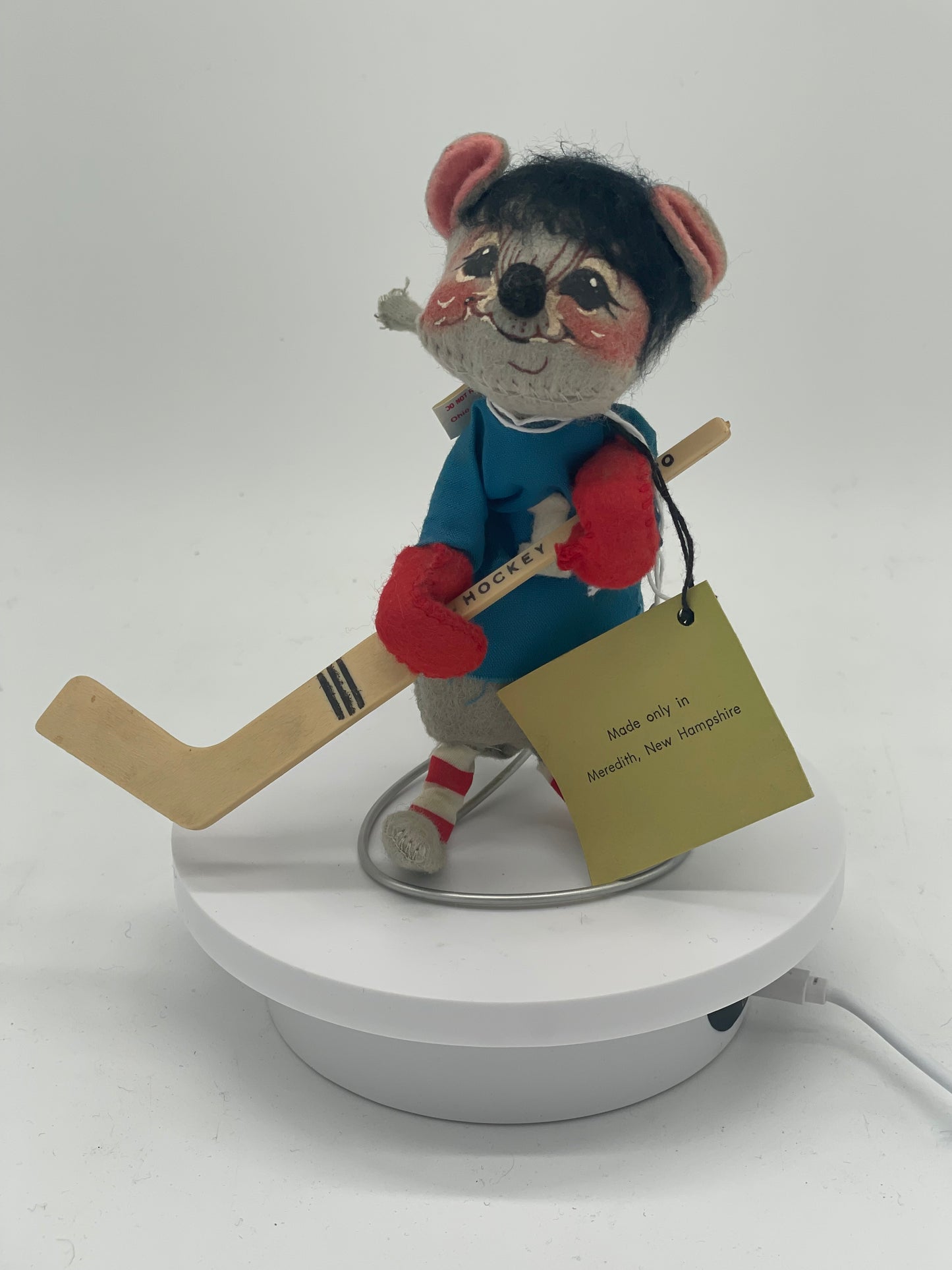 7" Hockey Mouse R402-80 Annalee