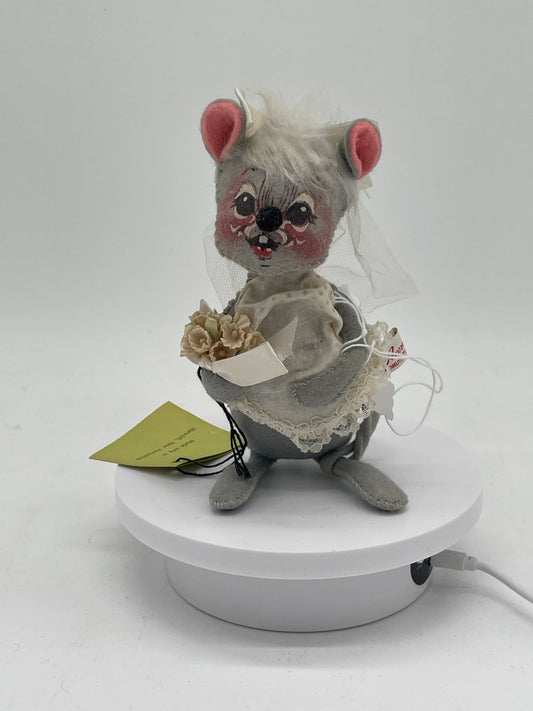 7" Bride Mouse R-450 Annalee