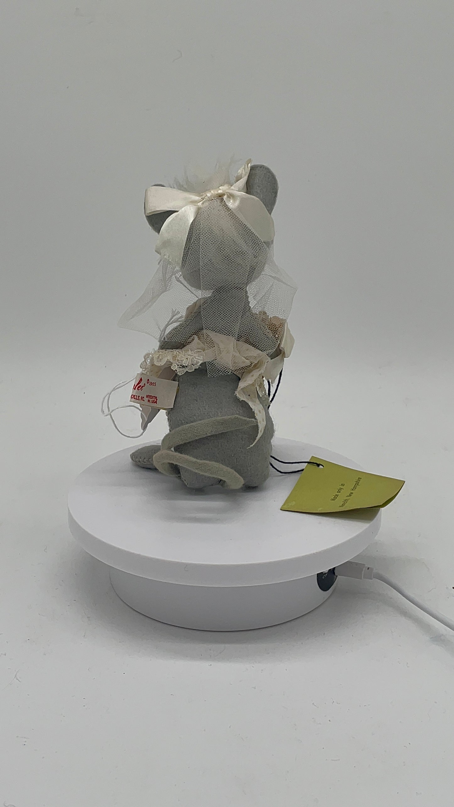 7" Bride Mouse R-450 Annalee