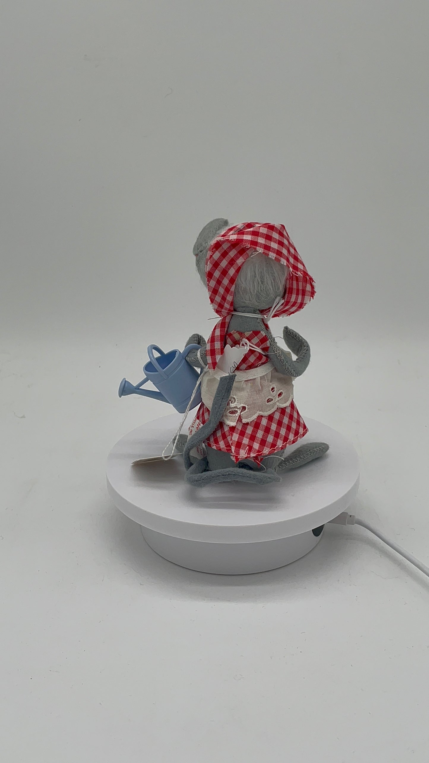 7" Mouse with Watering Can 231586 Annalee