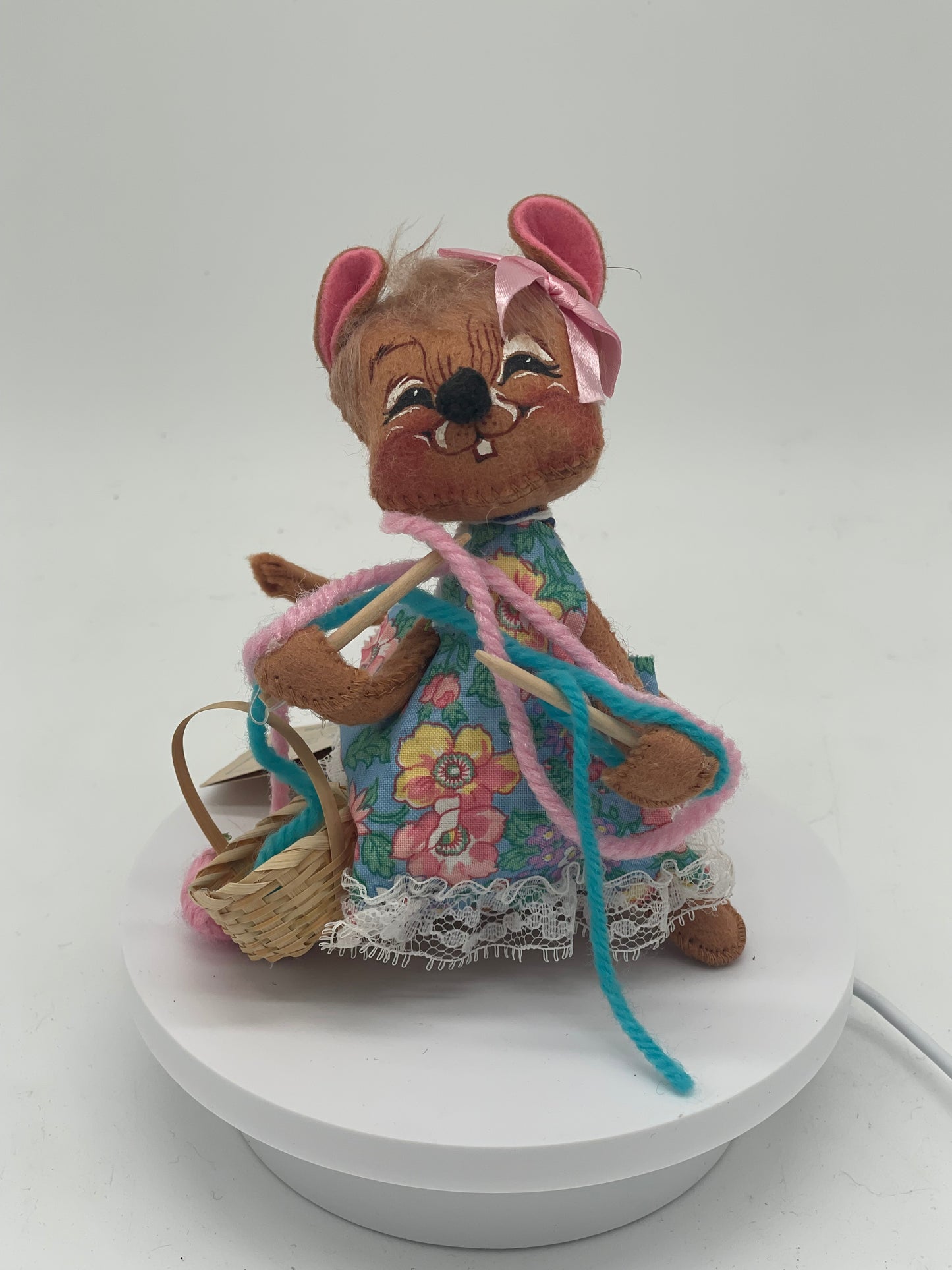 7" Knitting Mouse with Basket 200489 Annalee