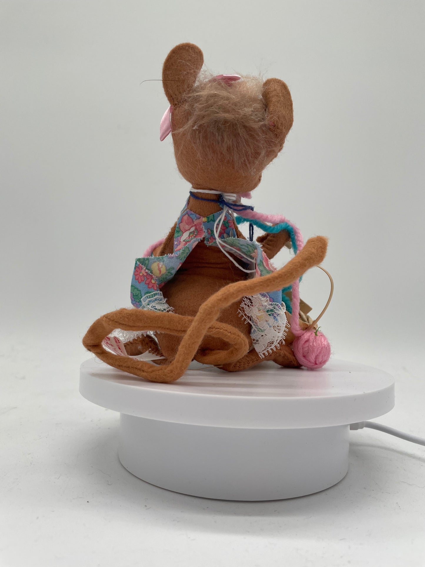 7" Knitting Mouse with Basket 200489 Annalee