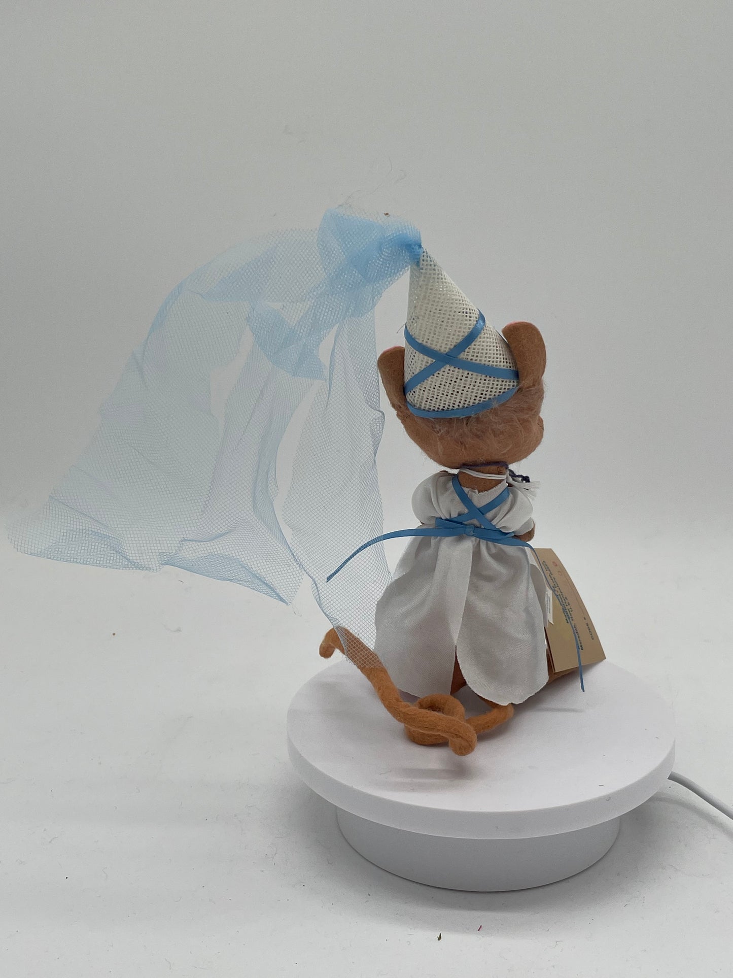 7" Maid Marion Princess Mouse 200990 Annalee