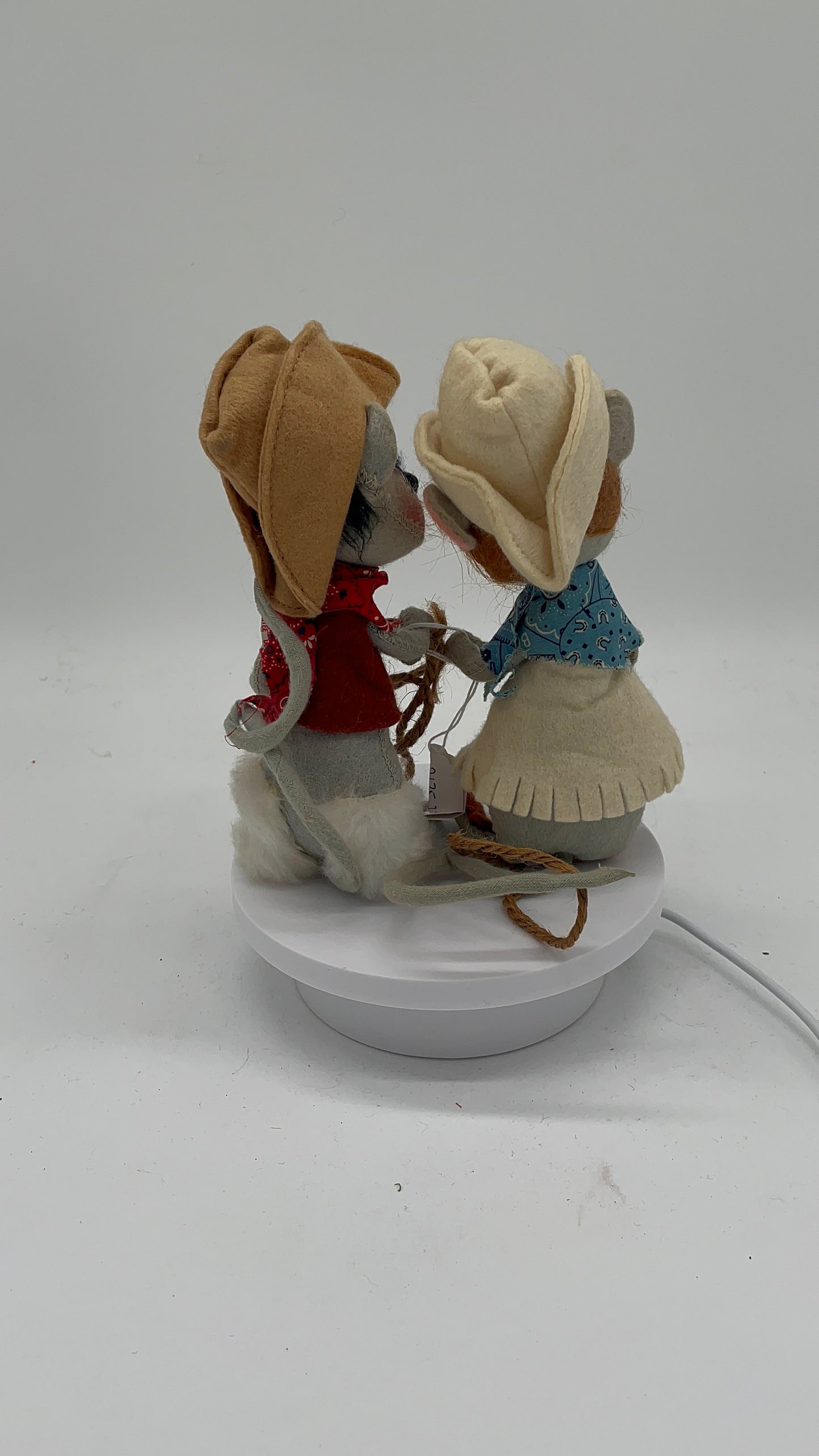 7" Cowboy & Cowgirl Mice 2175-2165-82 Annalee