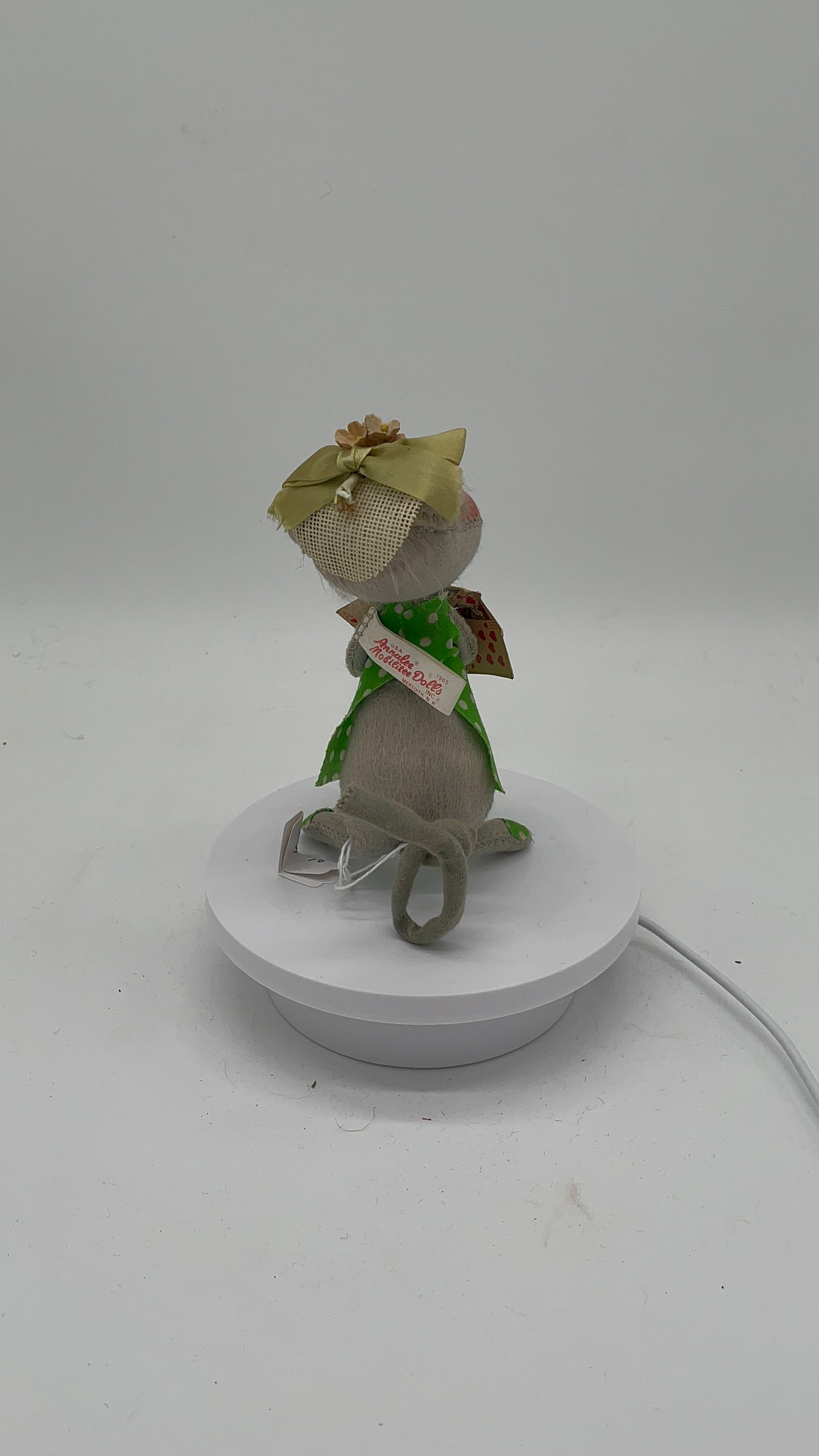 7" Card Player Girl Mouse R431-76 Annalee