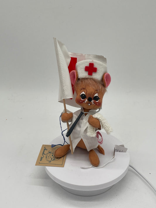 7" Nurse Mouse 993291 Annalee