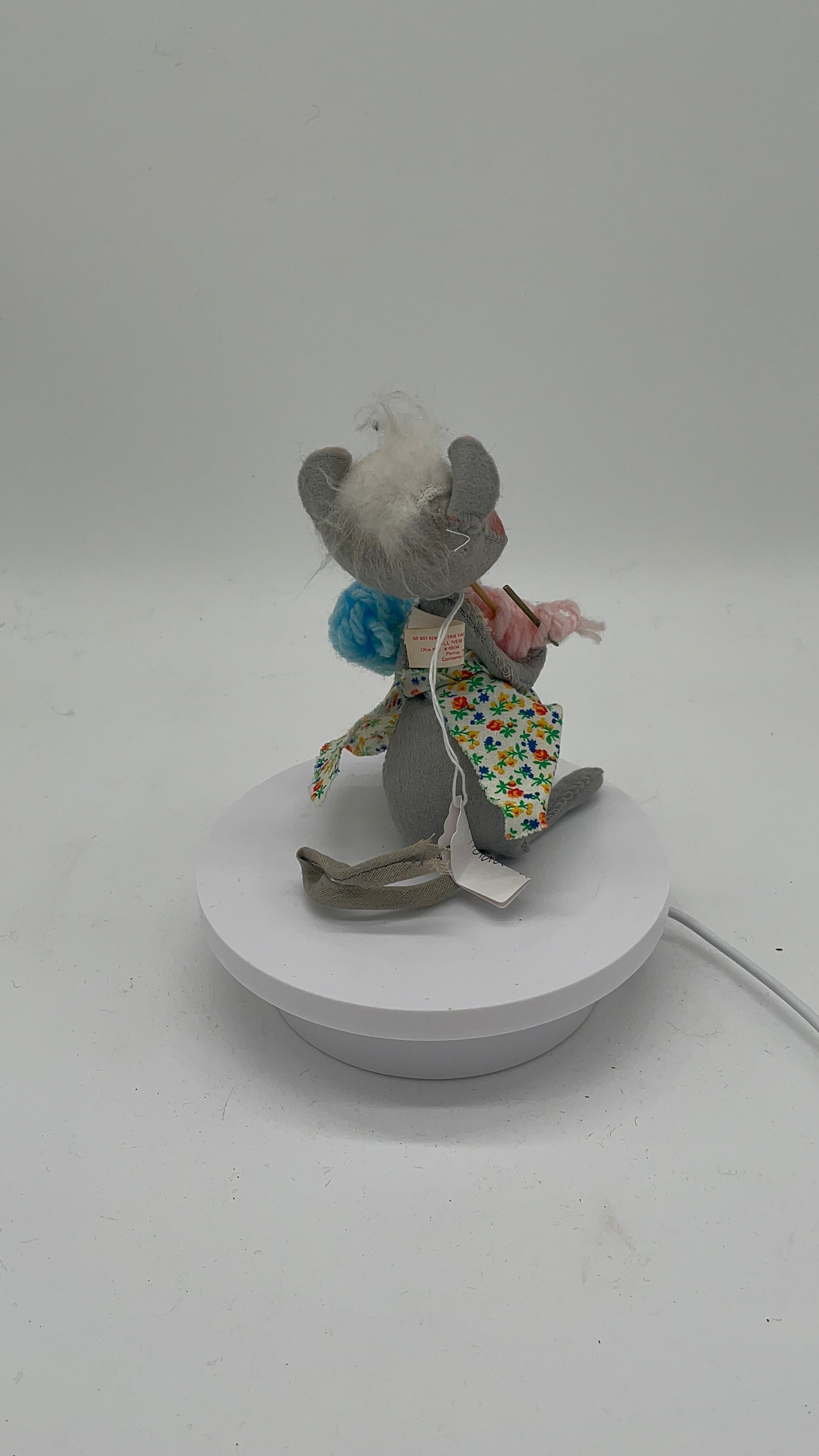 7" Knitting Retired Grandma Mouse M1222-72 Annalee