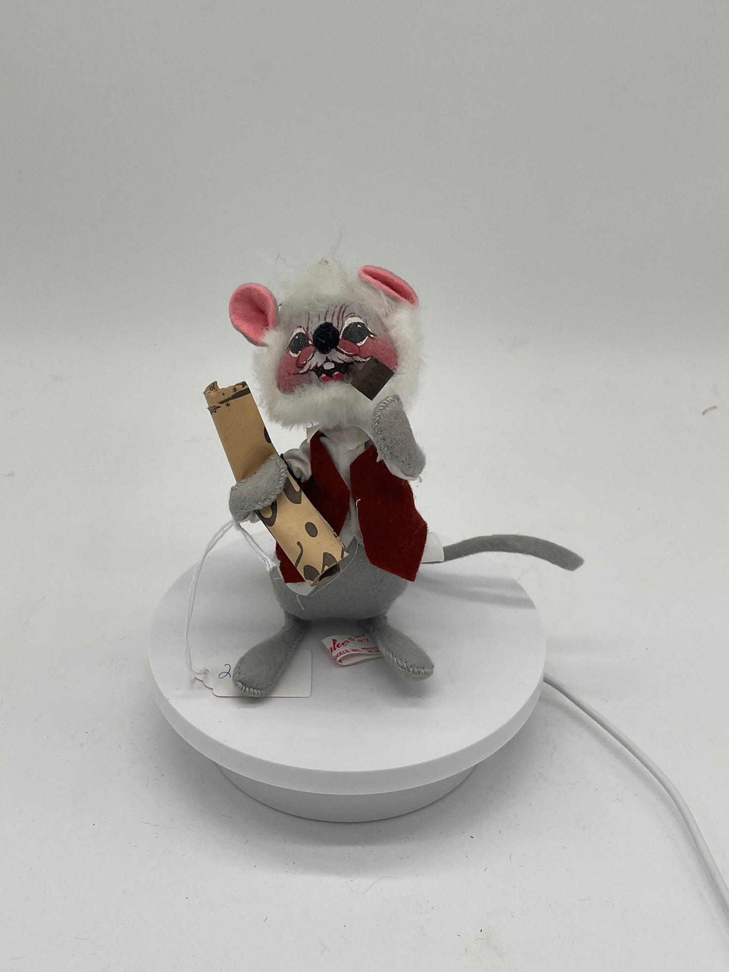 7" Retired Grampa Mouse 228584 Annalee