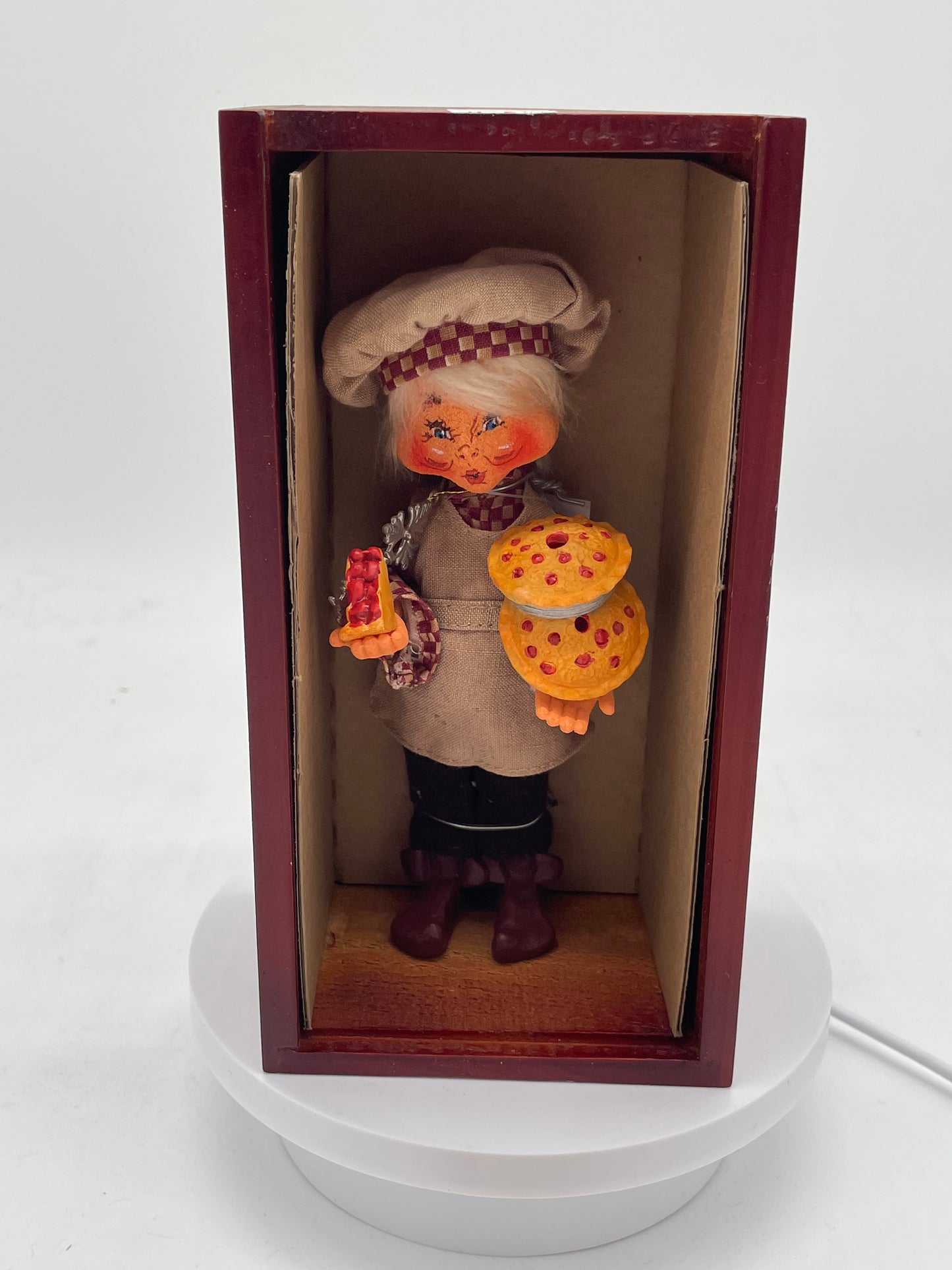 6" Flaky the Pie Maker - Thimbles 954403 Annalee