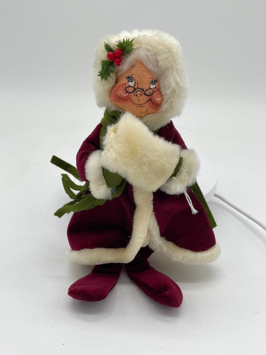 7" Victorian Mrs Santa 681586 Annalee