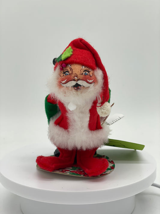 7" Santa with Pot Belly Stove R10-76 Annalee