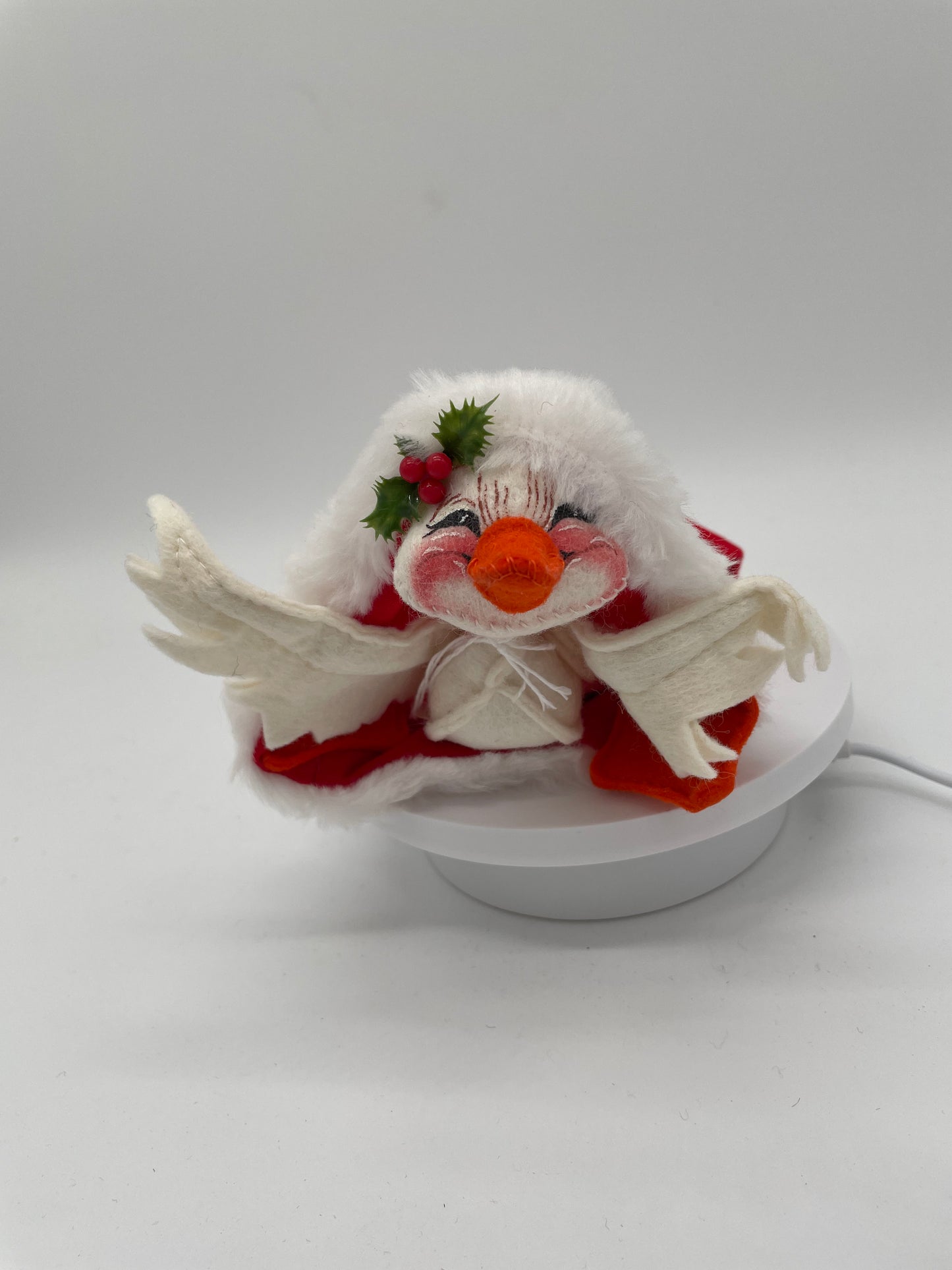 5" White Duckling in Velour Santa Hat 807287 Annalee