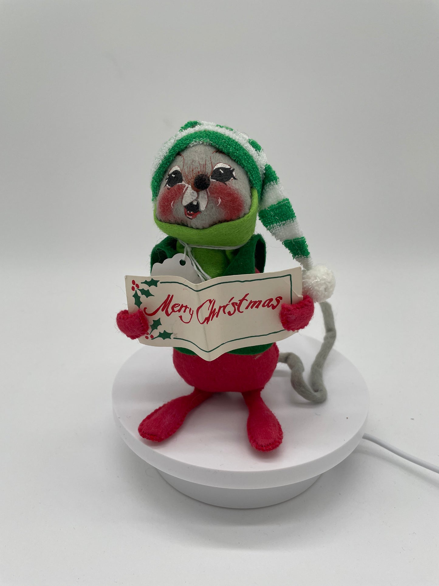 7" Caroller Mouse 770588 Annalee