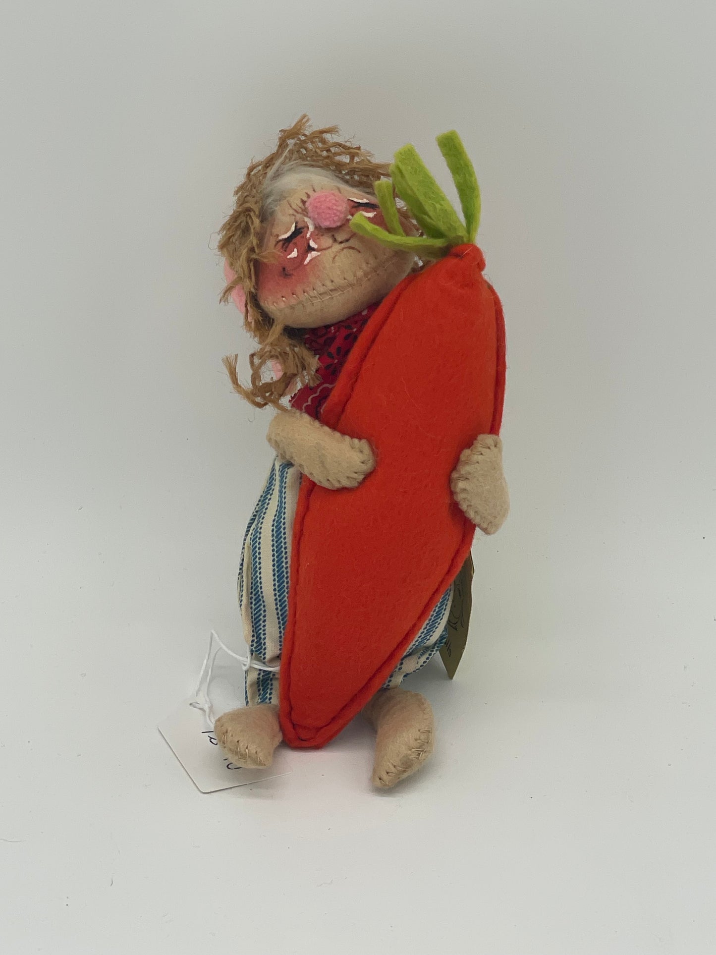 7" Country Boy Bunny with Carrot D1-81 Annalee