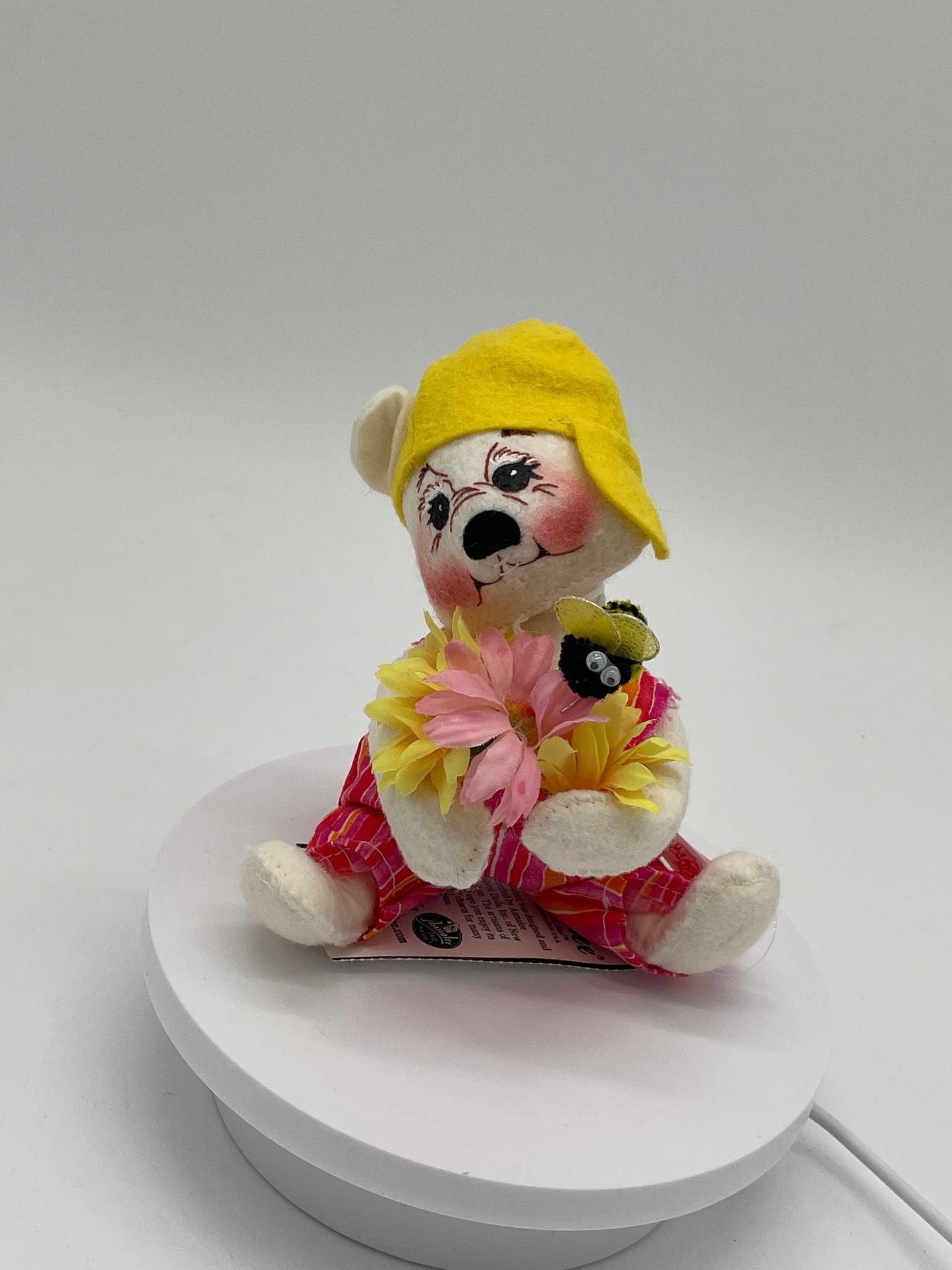 8" Bee Careful Bear Holding Flowers 279101 Annalee