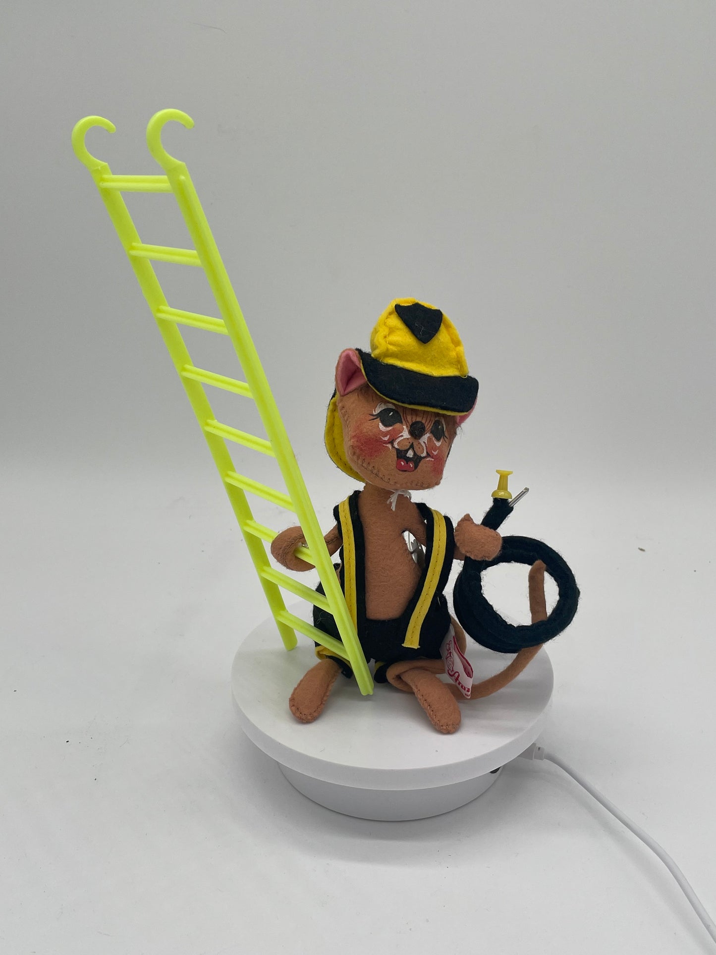 7" Fireman Mouse 202393a Annalee