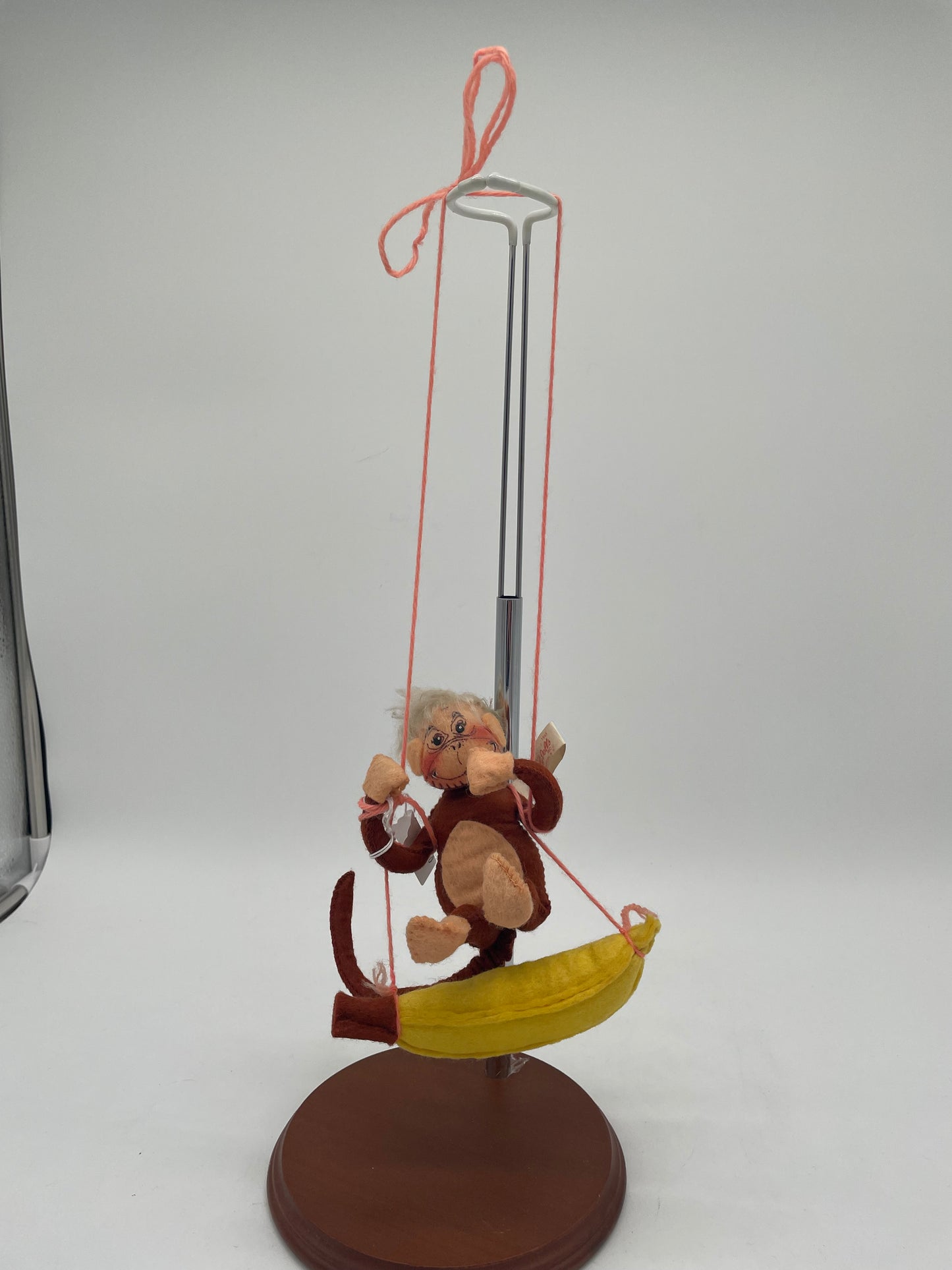 7" Monkey with Banana Trapeze R572-81 Annalee