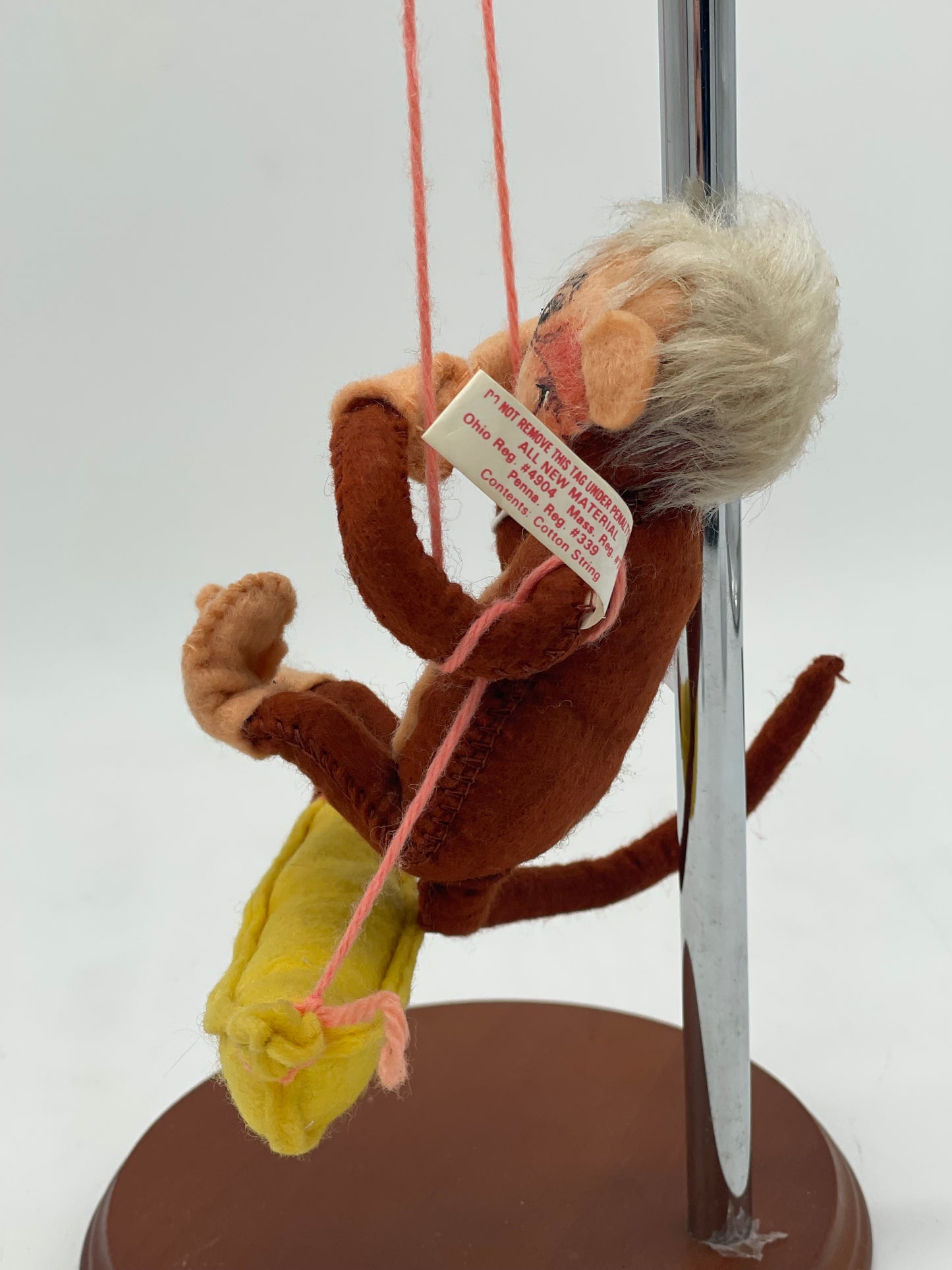 7" Monkey with Banana Trapeze R572-81 Annalee