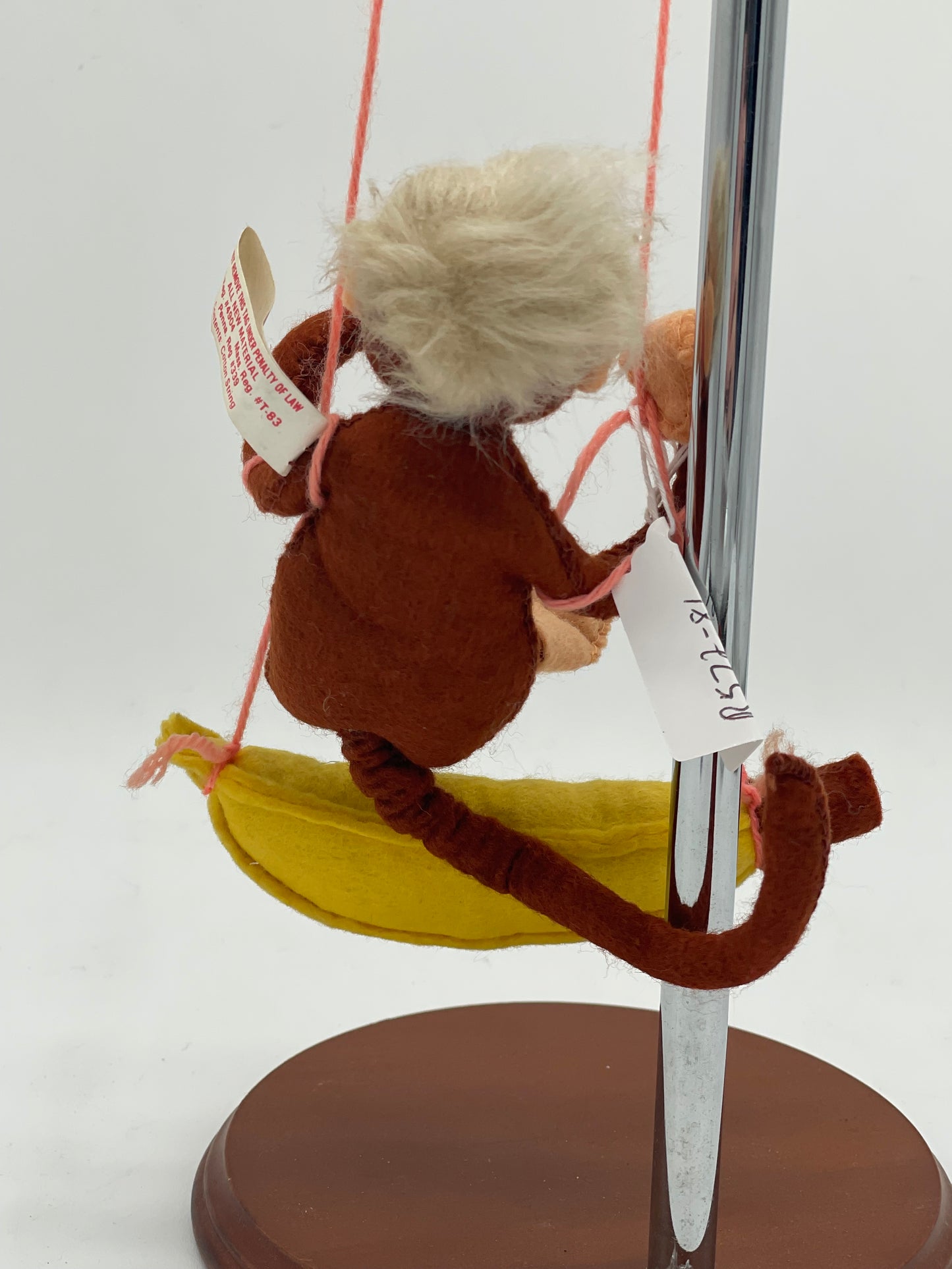 7" Monkey with Banana Trapeze R572-81 Annalee