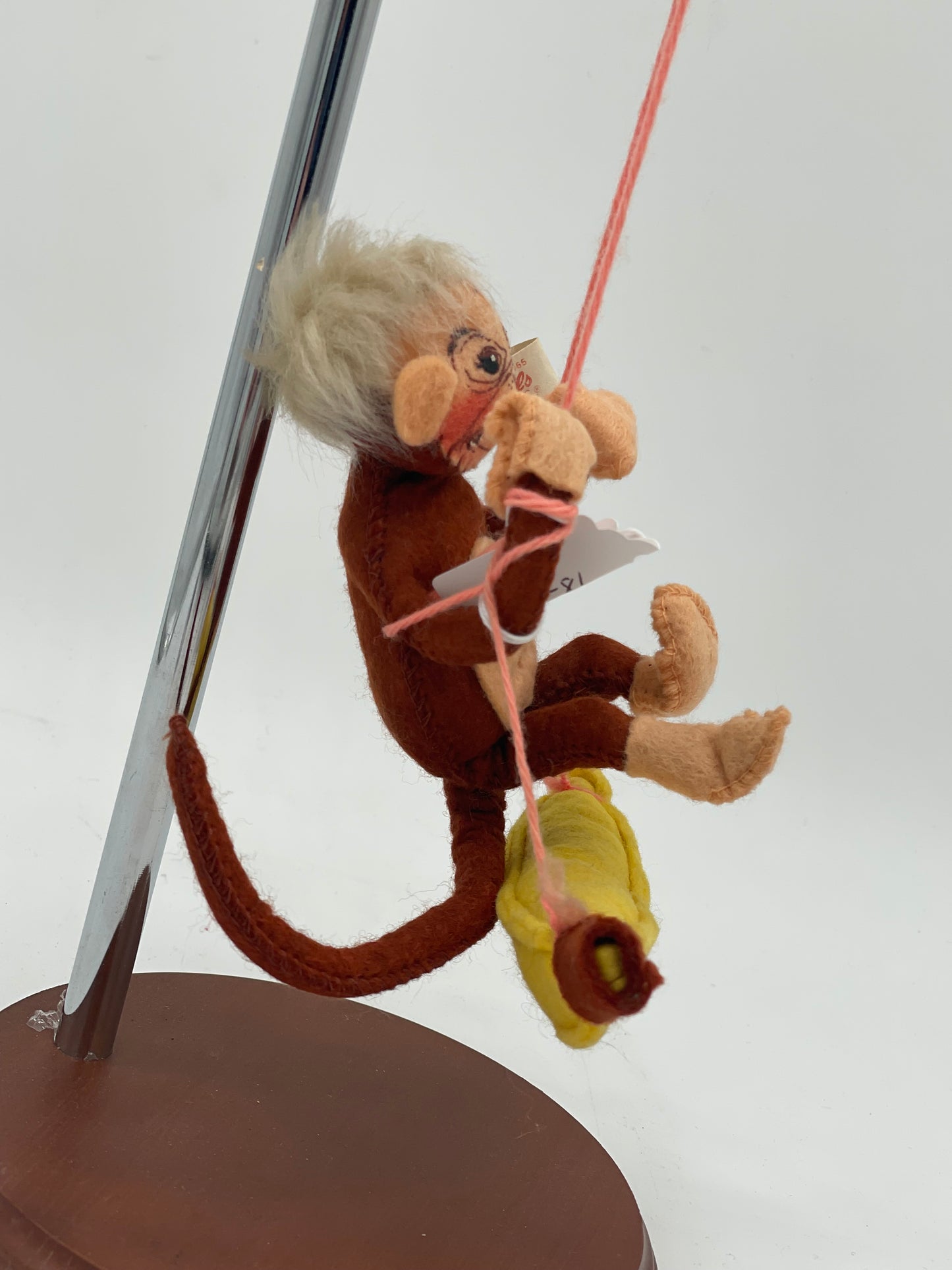 7" Monkey with Banana Trapeze R572-81 Annalee