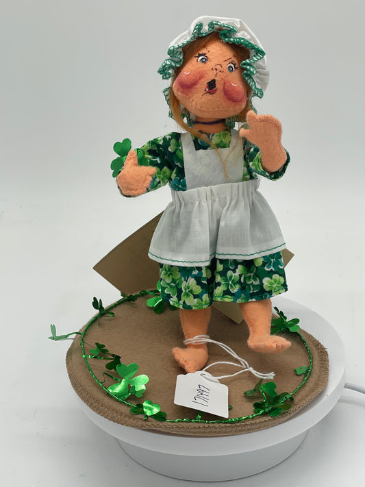 7" St. Patricks Day Girl Holding Shamrock 171497 Annalee