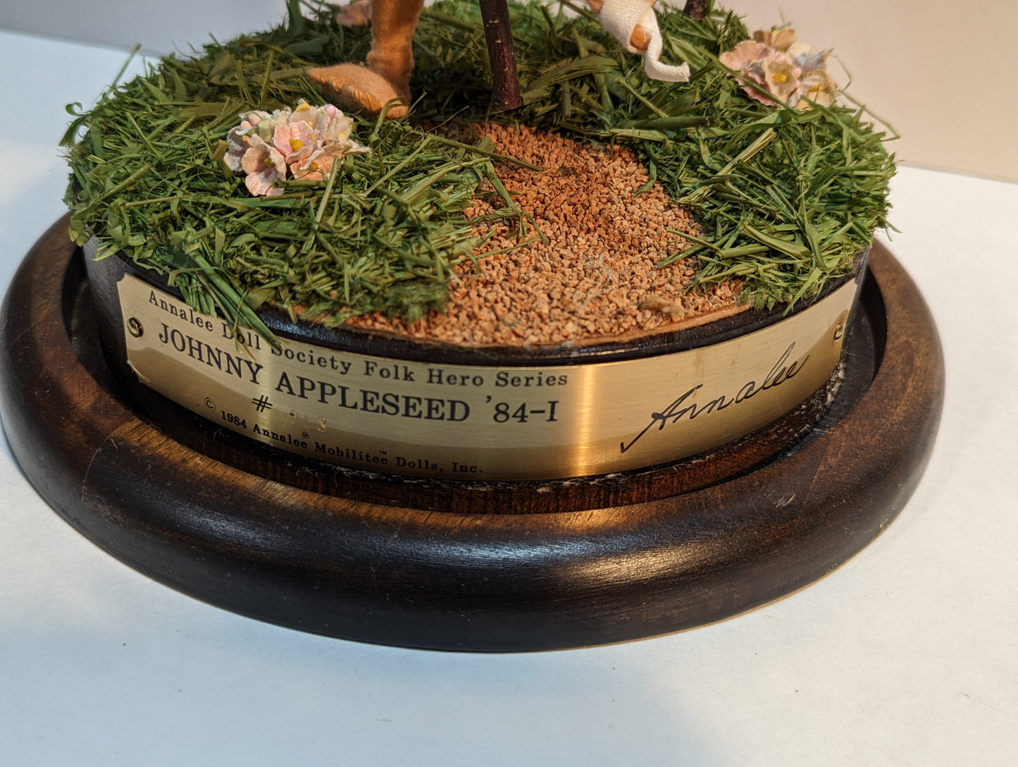 10" Johnny Appleseed with Base 960284 Annalee  Signed